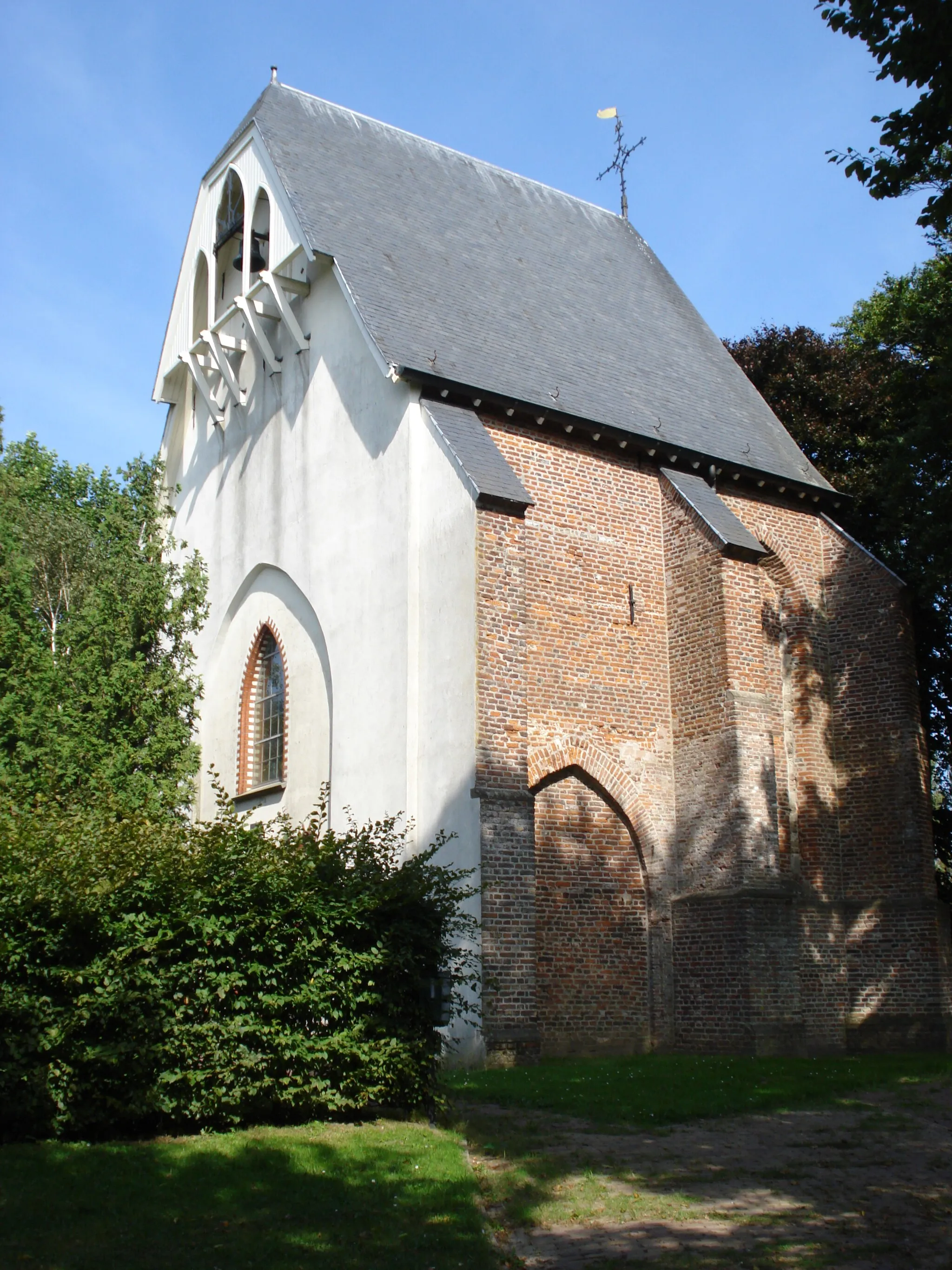Photo showing: Overasselt (Gld), remains of protestant church.JPG