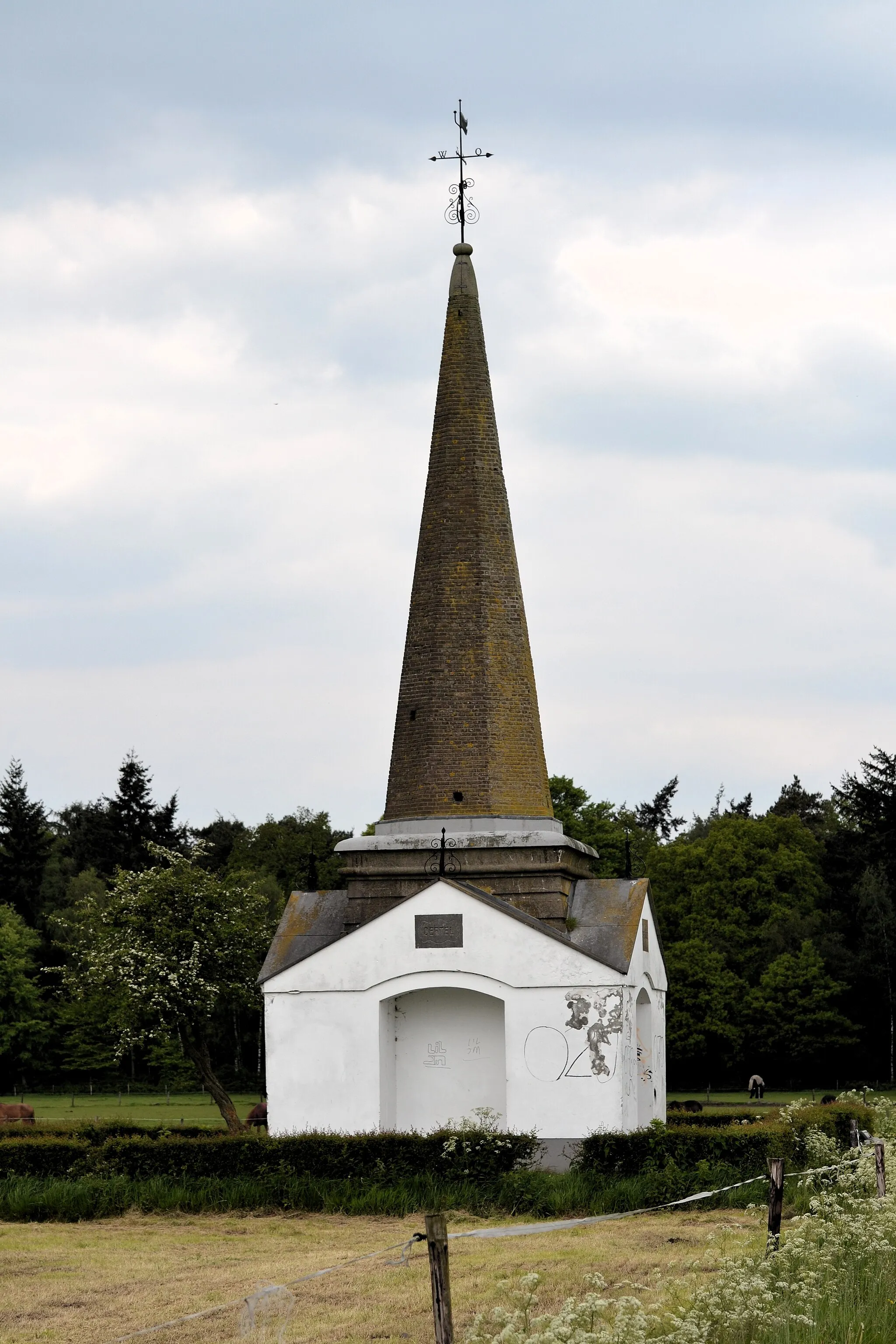 Photo showing: Priesnitz monument as photographed on May 17, 2012 in Laag Soeren, Netherlands. The monument has been named after en:Vincenz Priessnitz (whose name is written with double s)