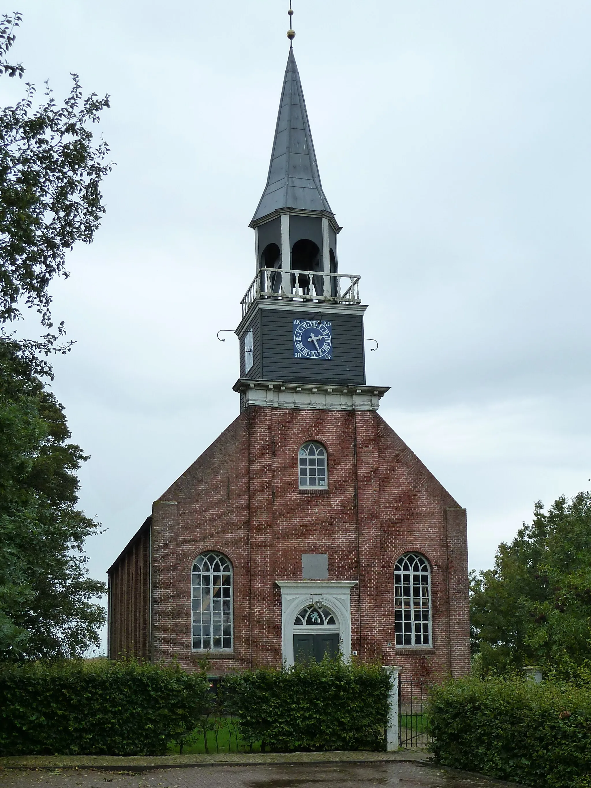 Photo showing: Klein Wetsinge, zaalkerk (volgens gevelsteen uit 1840), vooraanzicht. Vervangende kerk voor kerk van Groot Wetsinge. Rijksmonument.