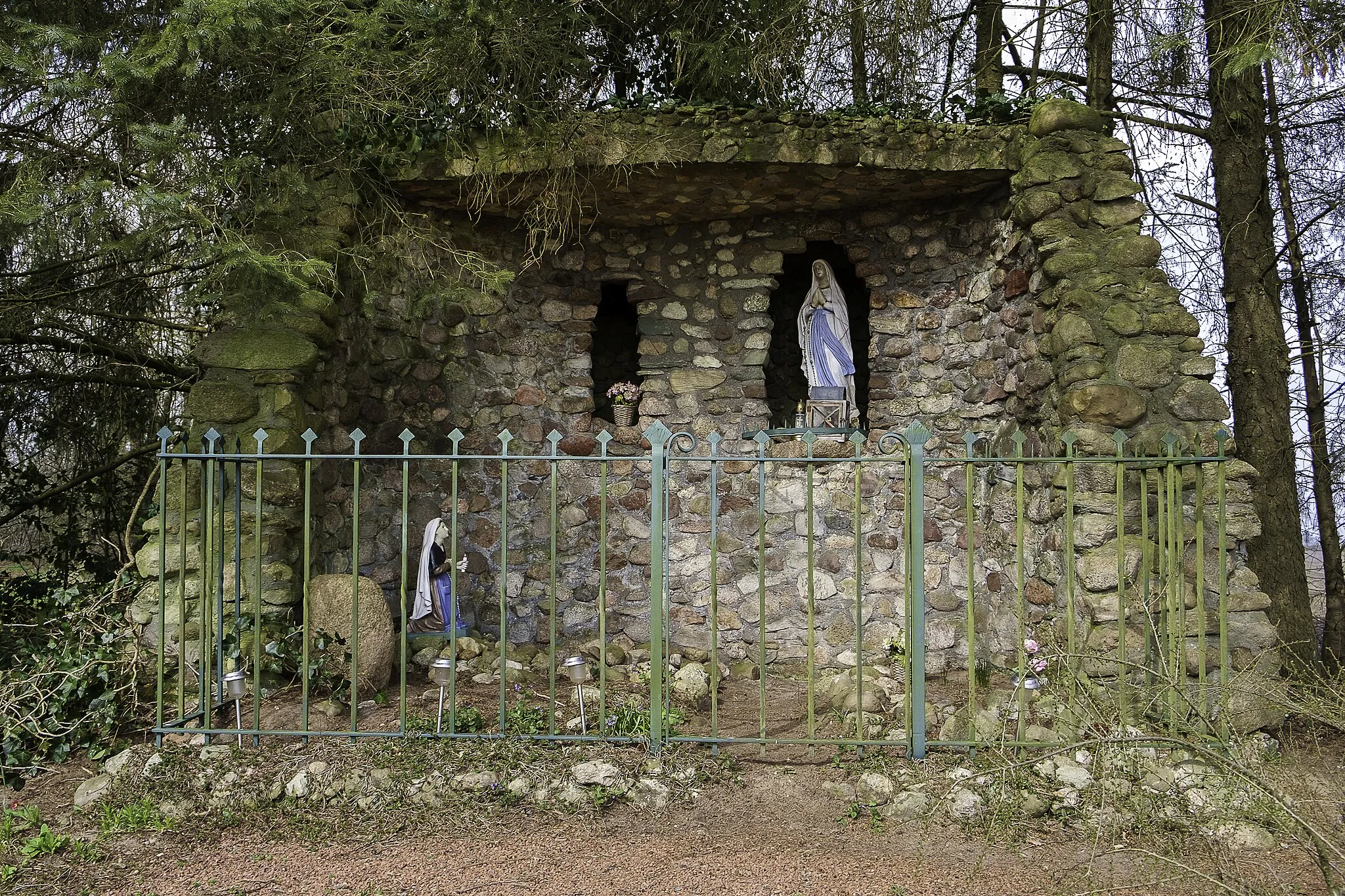 Photo showing: Lourdesgrot nabij Laudermarke