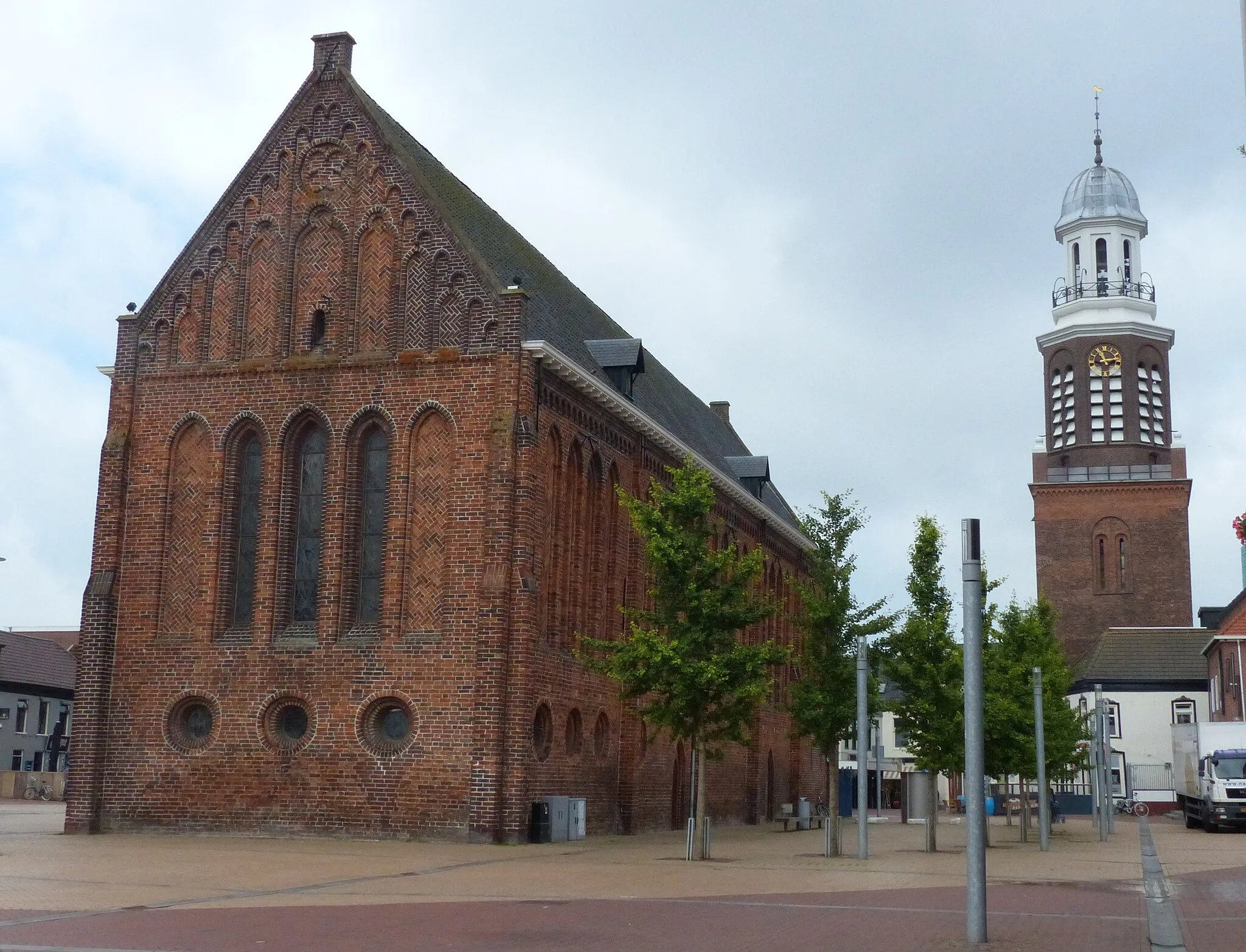 Photo showing: Nave and tower of the Reformed Church in Winschoten