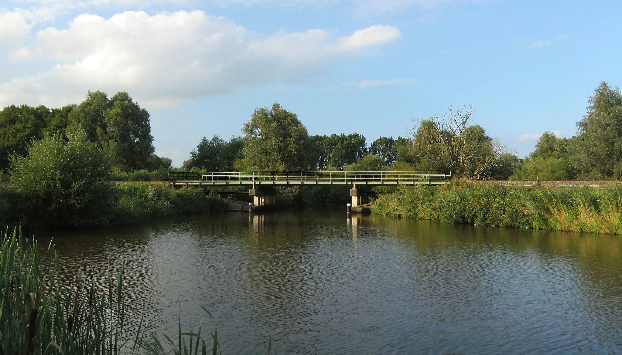 Photo showing: Railway bridge over the river Hunze near Waterhuizen, a village in the Dutch province of Groningen.