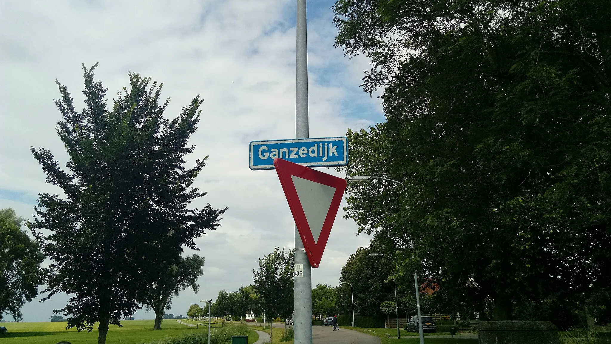 Photo showing: A local street sign, that is located in the Groninger village of Ganzedijk, Oldambt.