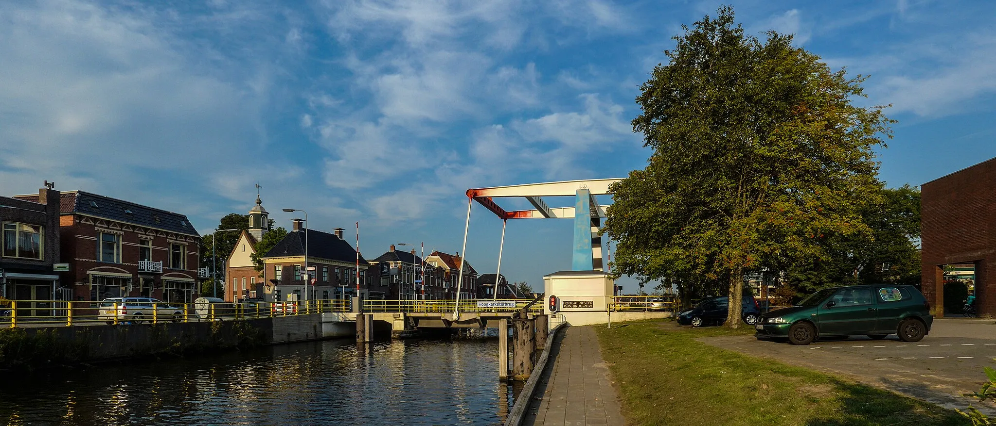 Photo showing: De Hoogkerksterbrug, a road bridge in the Dutch city of Groningen.