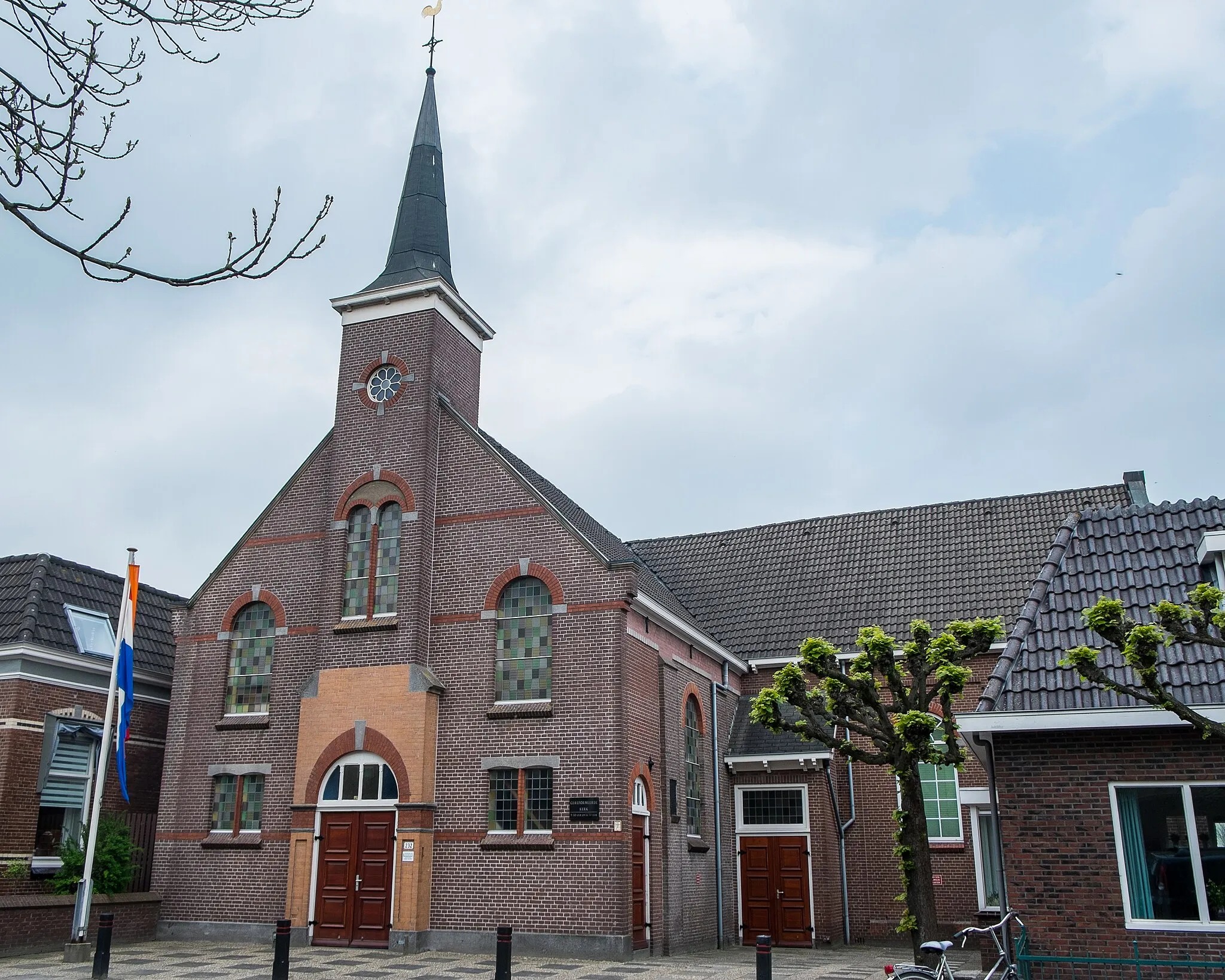 Photo showing: Gereformeerde kerk vrijgemaakt van Hoogkerk. Gebouwd in 1861 als gereformeerde kerk. Verbouwd in 1908 en 1920. Sinds 1945 gereformeerde kerk vrijgemaakt.