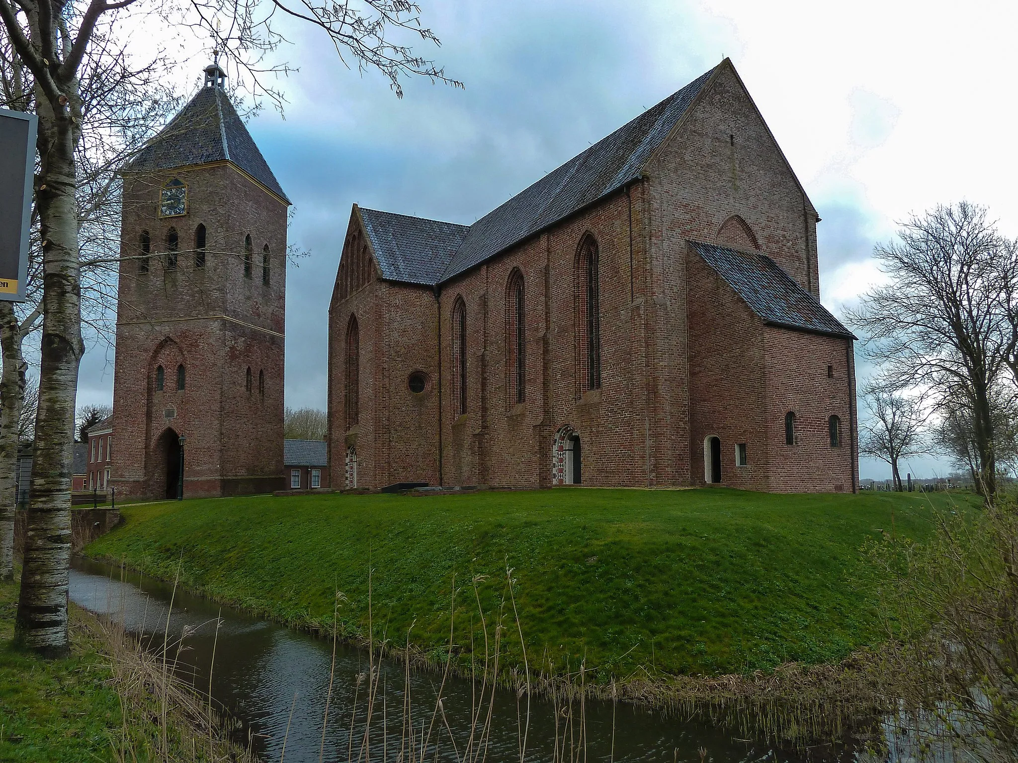 Photo showing: Jacobuskerk in Zeerijp vanuit het westen gezien.