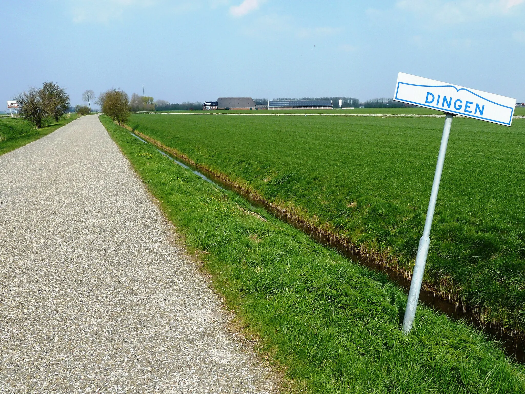 Photo showing: Naambordje van het gehucht Dingen of De Dingen ten zuiden van Baflo (Groningen, Nederland).