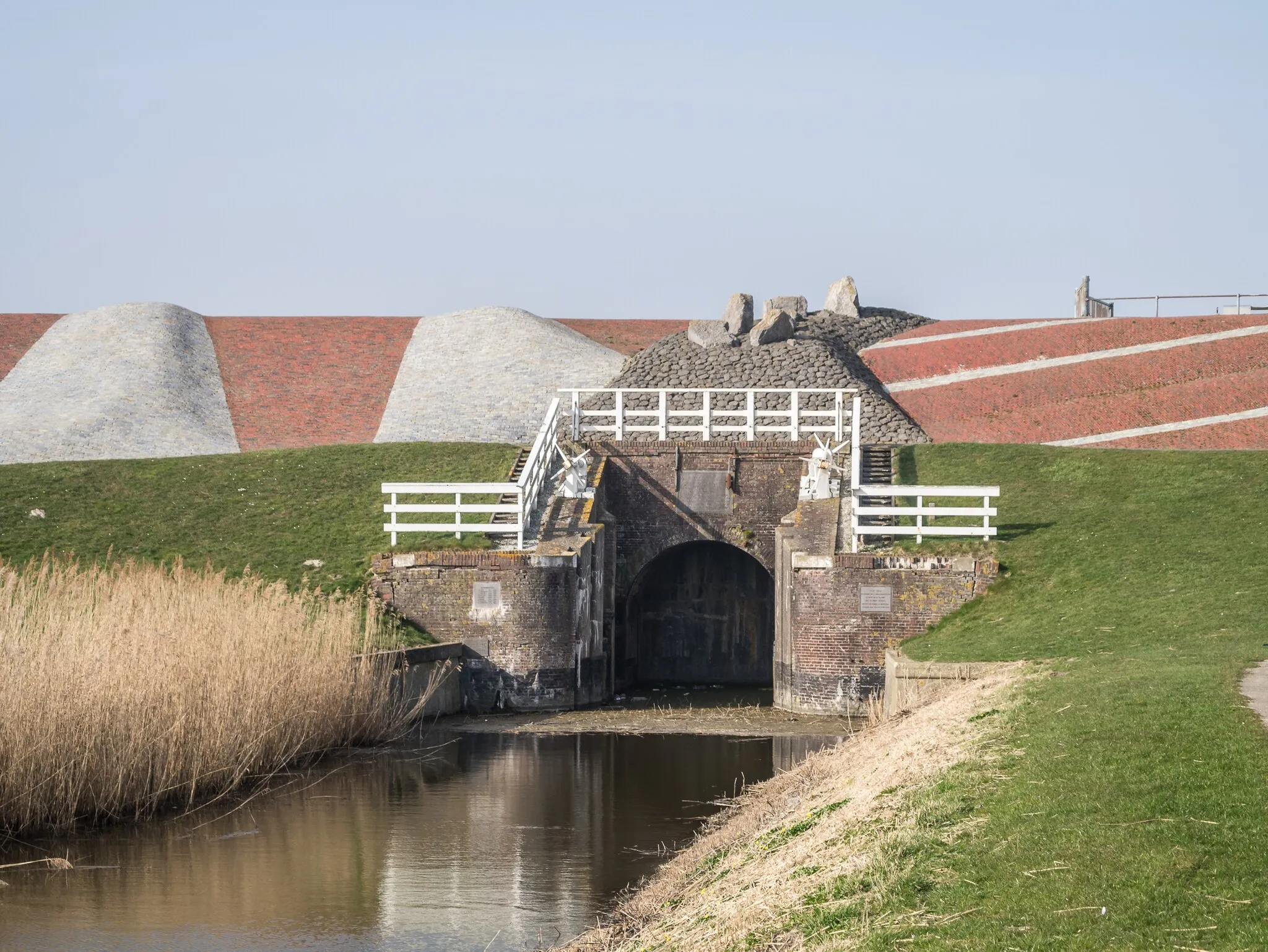 Photo showing: De keersluis van Noordpolderzijl