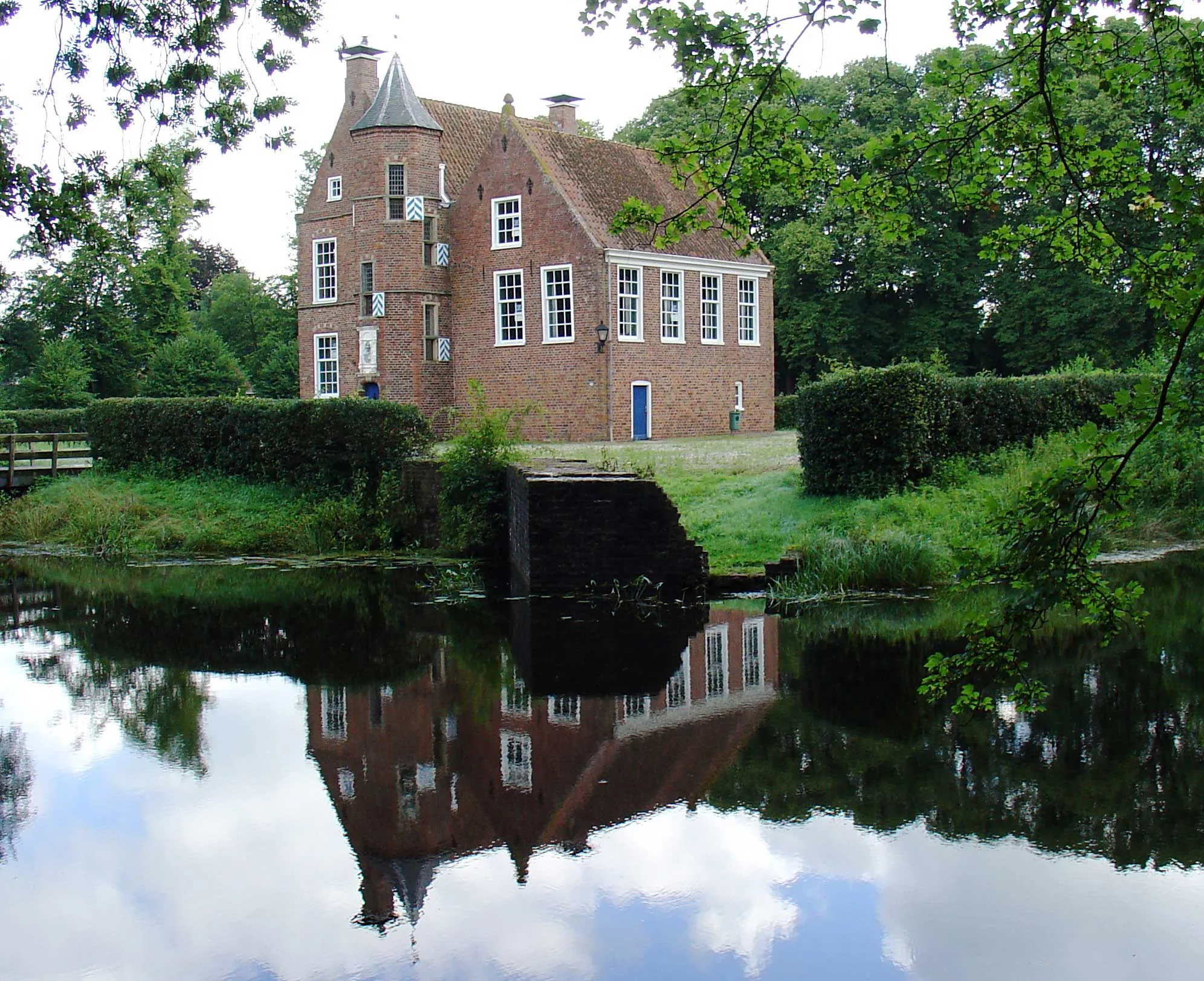 Photo showing: De Wedderborg van Wedde