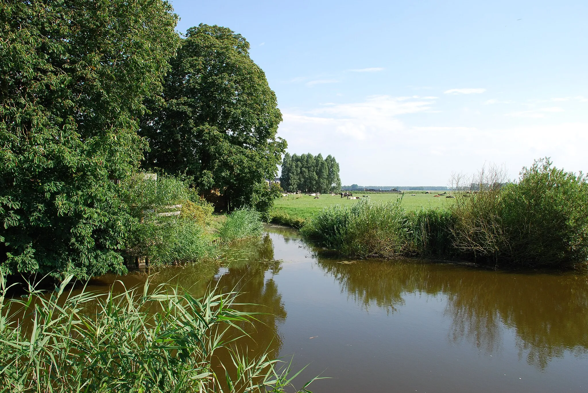 Photo showing: De uitloop van de Poster Ae (Fivel) in het Damsterdiep bij Ten Post