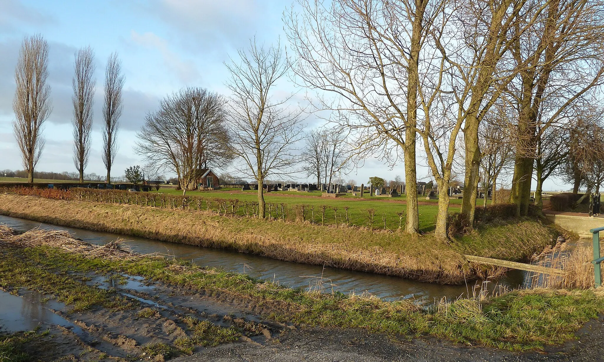 Photo showing: Begraafplaats van Sint-Annen aan de Thesingerweg.