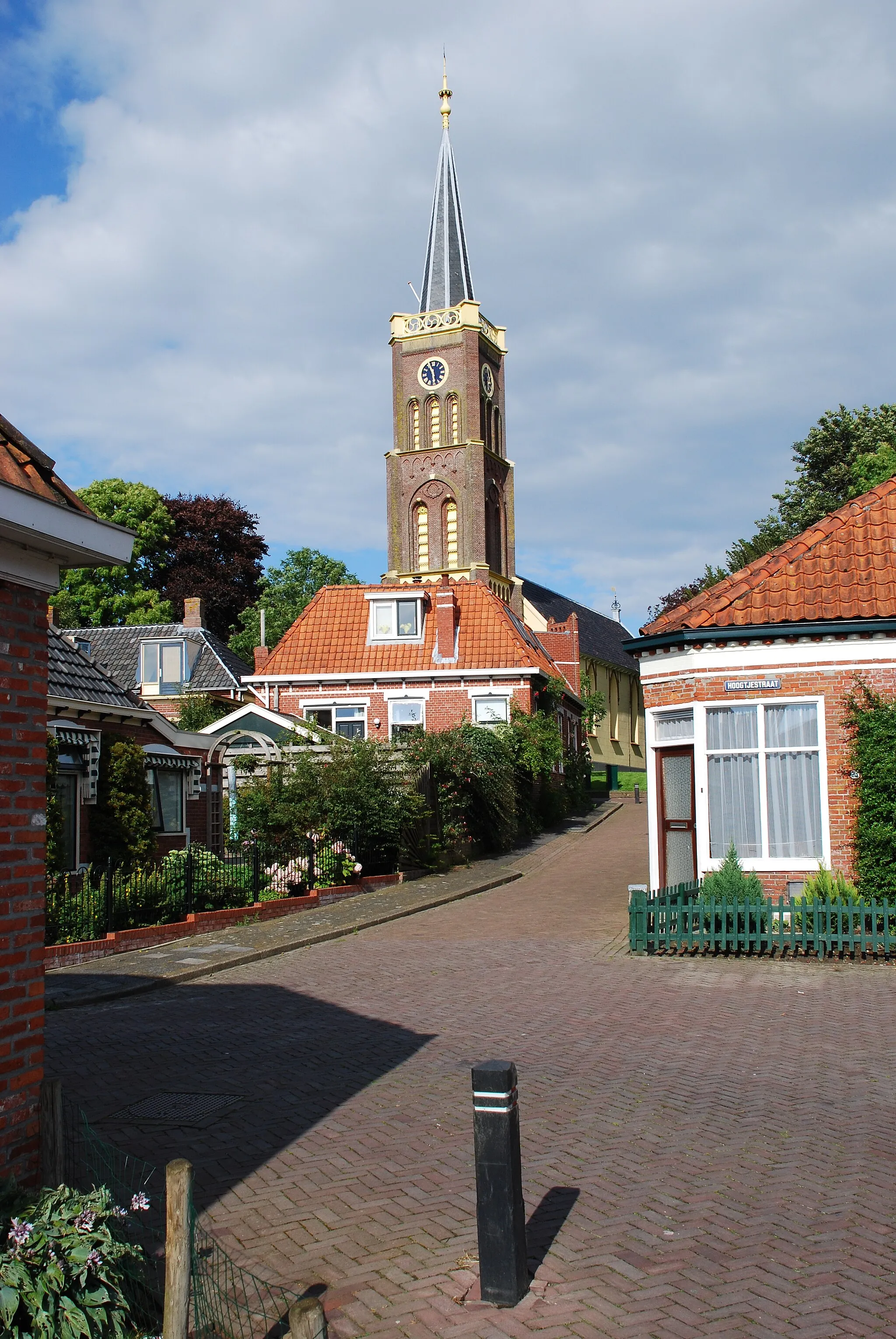Photo showing: Church of Usquert on a dwelling mound