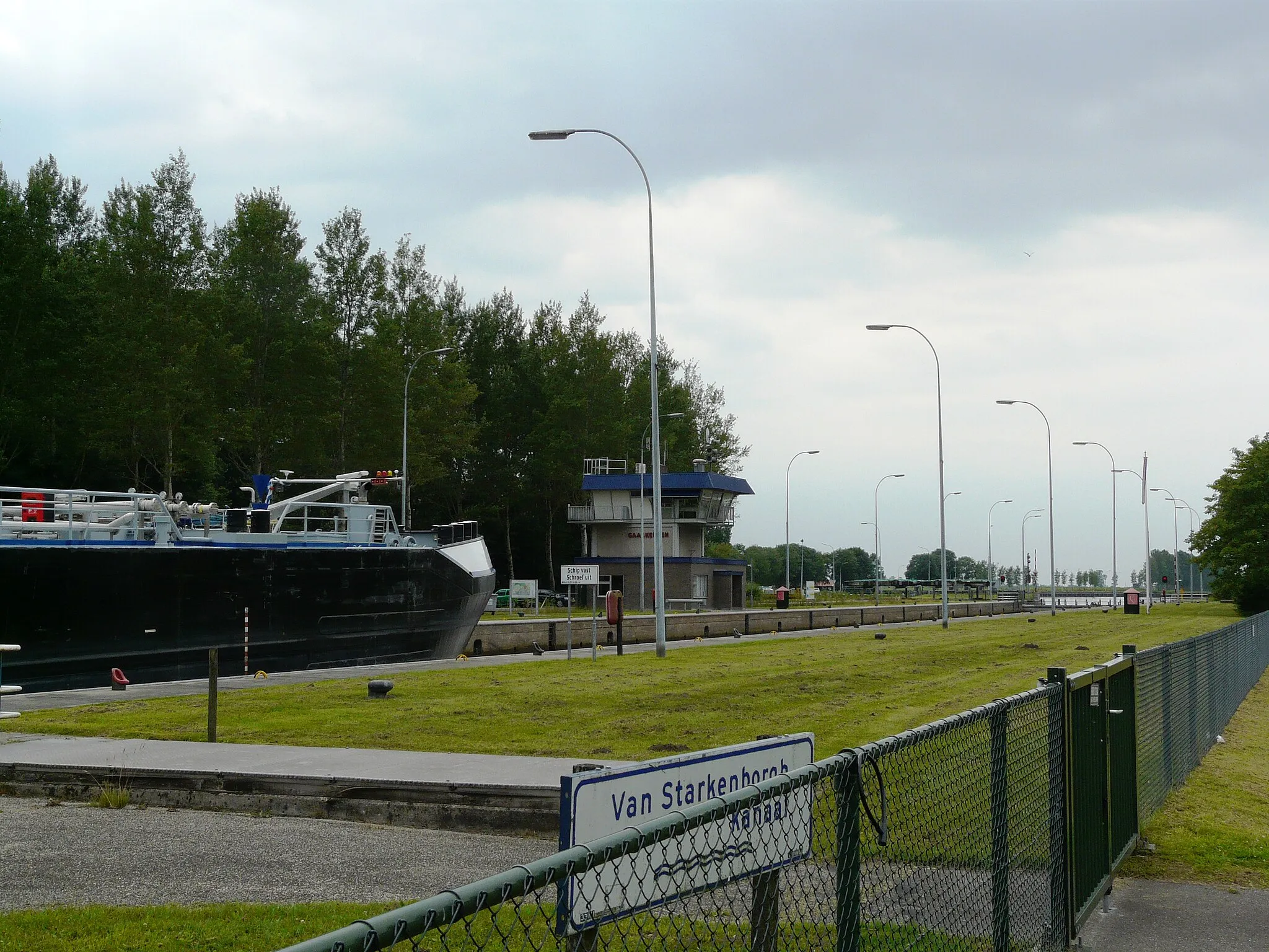 Photo showing: Sluis Gaarkeuken gezien vanaf de weg Buikstede (westen).