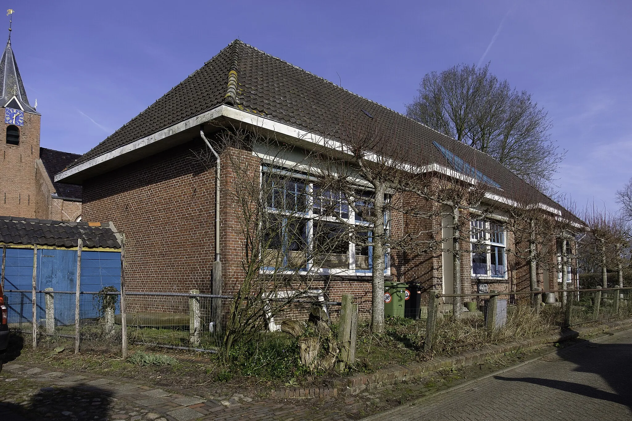 Photo showing: voormalige school aan de Schoolstraat 1 in Warfhuizen