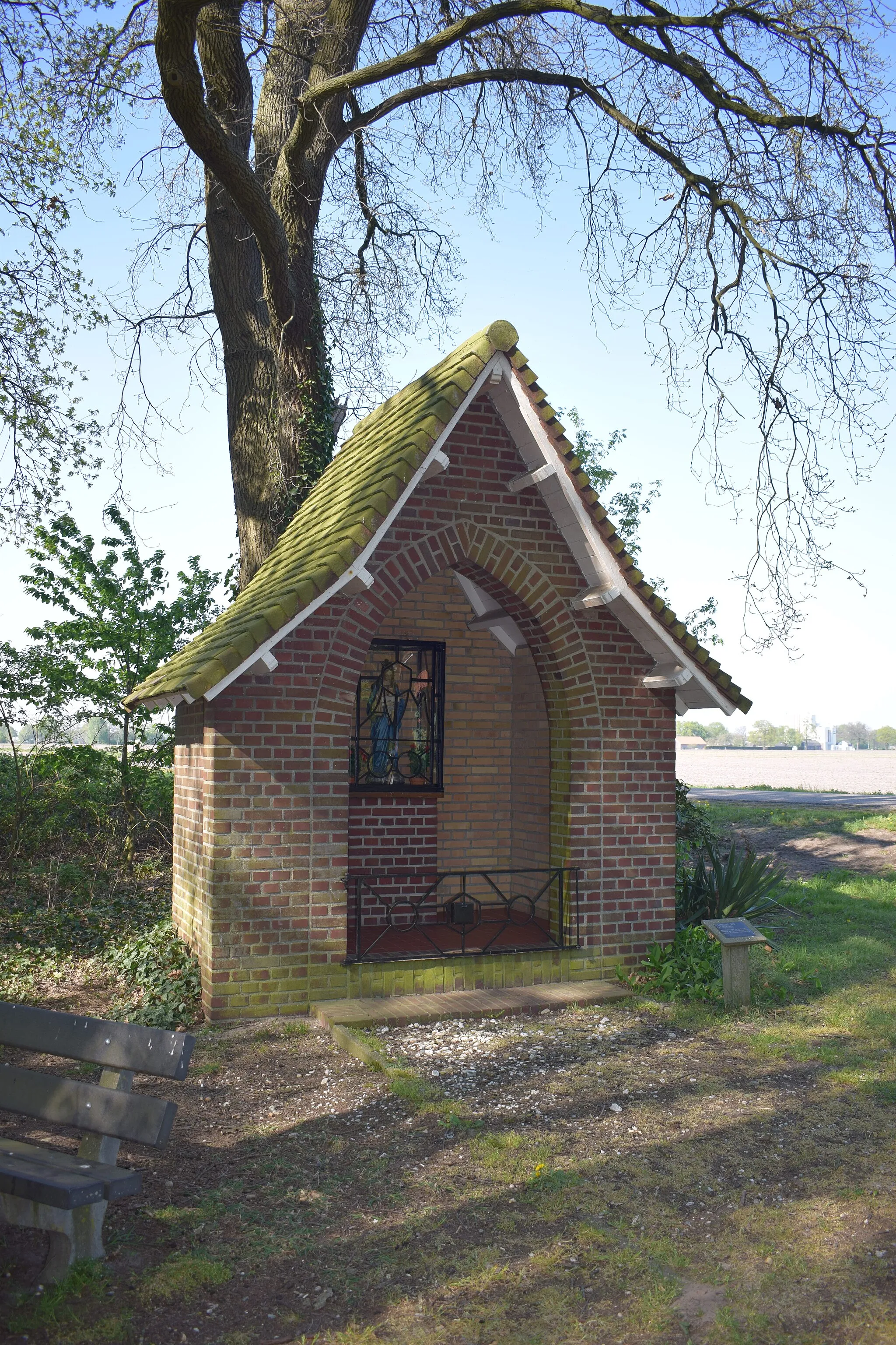 Photo showing: Veldkapel, Kooiweg-Lorbaan (Veulen)