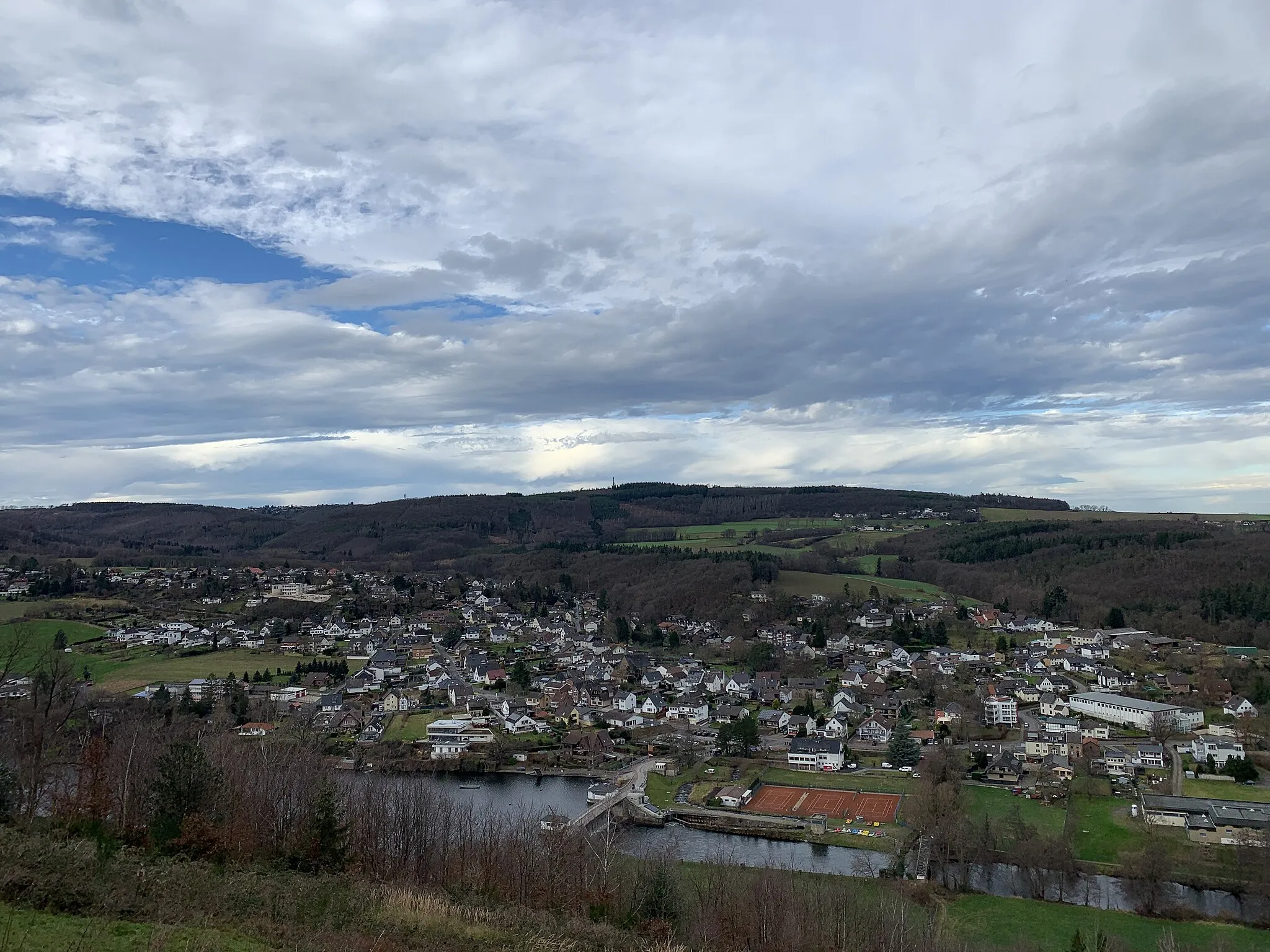 Photo showing: Obermaubach ist ein Ortsteil der Gemeinde Kreuzau im Kreis Düren in der Rureifel und im Nationalpark Eifel.