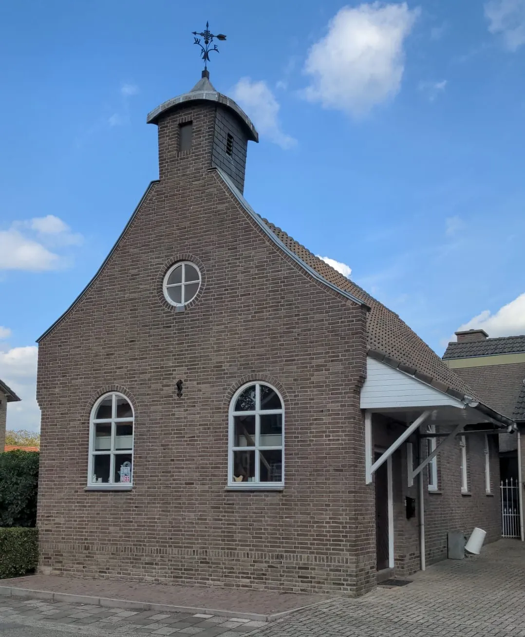 Photo showing: Illikhoven Onze-Lieve-Vrouw-van-de-Rozenkranskapel 2021-09-16