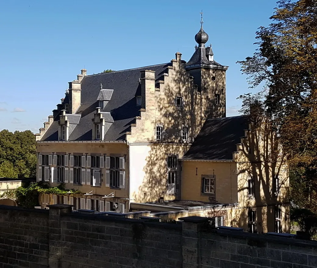 Photo showing: View of Huis de Torentjes ("House the Turrets") in the neighbourhood of Sint Pieter, Maastricht, Netherlands.