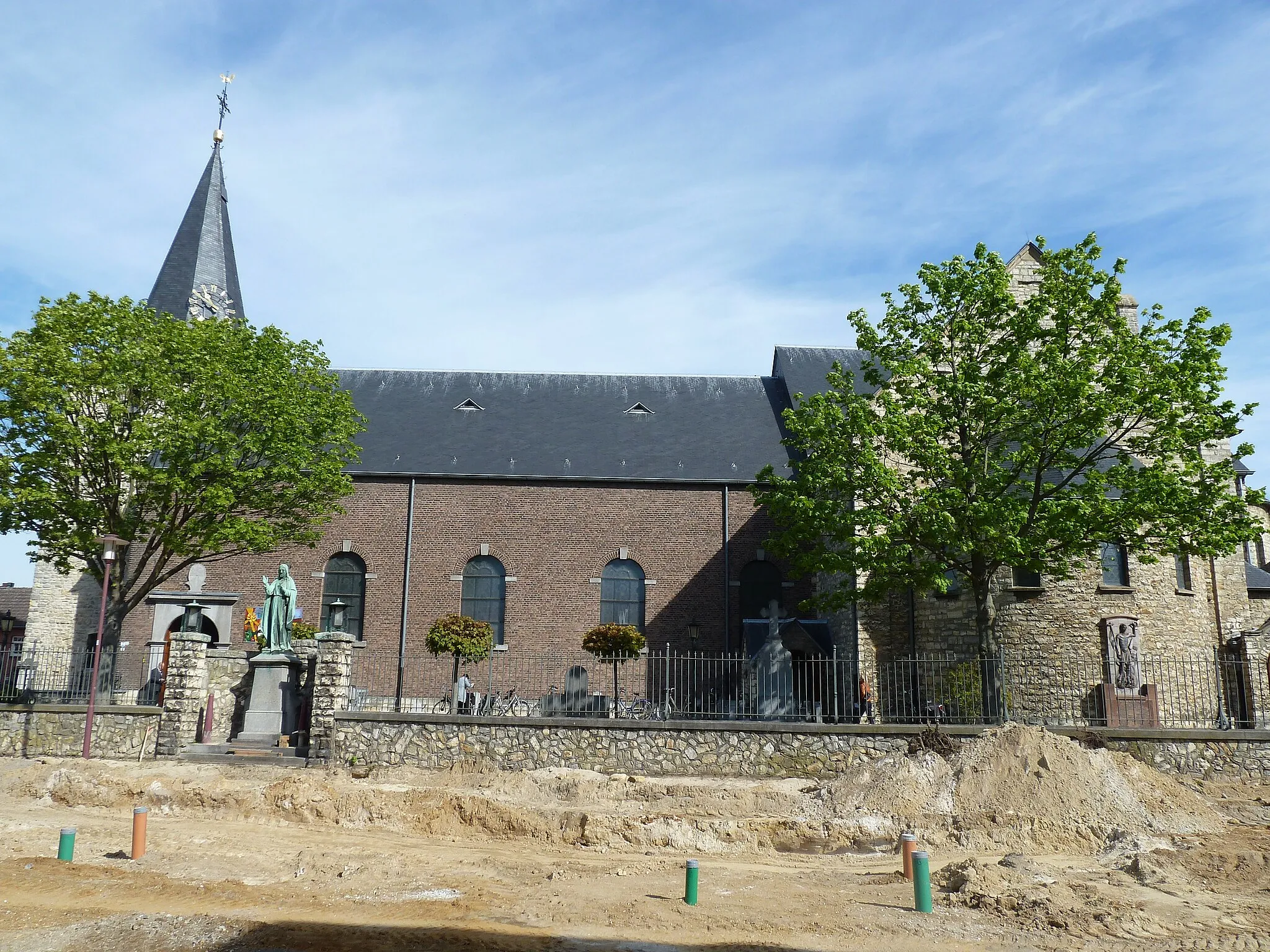 Photo showing: Heilig Hartbeeld bij de kerk van Voerendaal, Limburg, Nederland