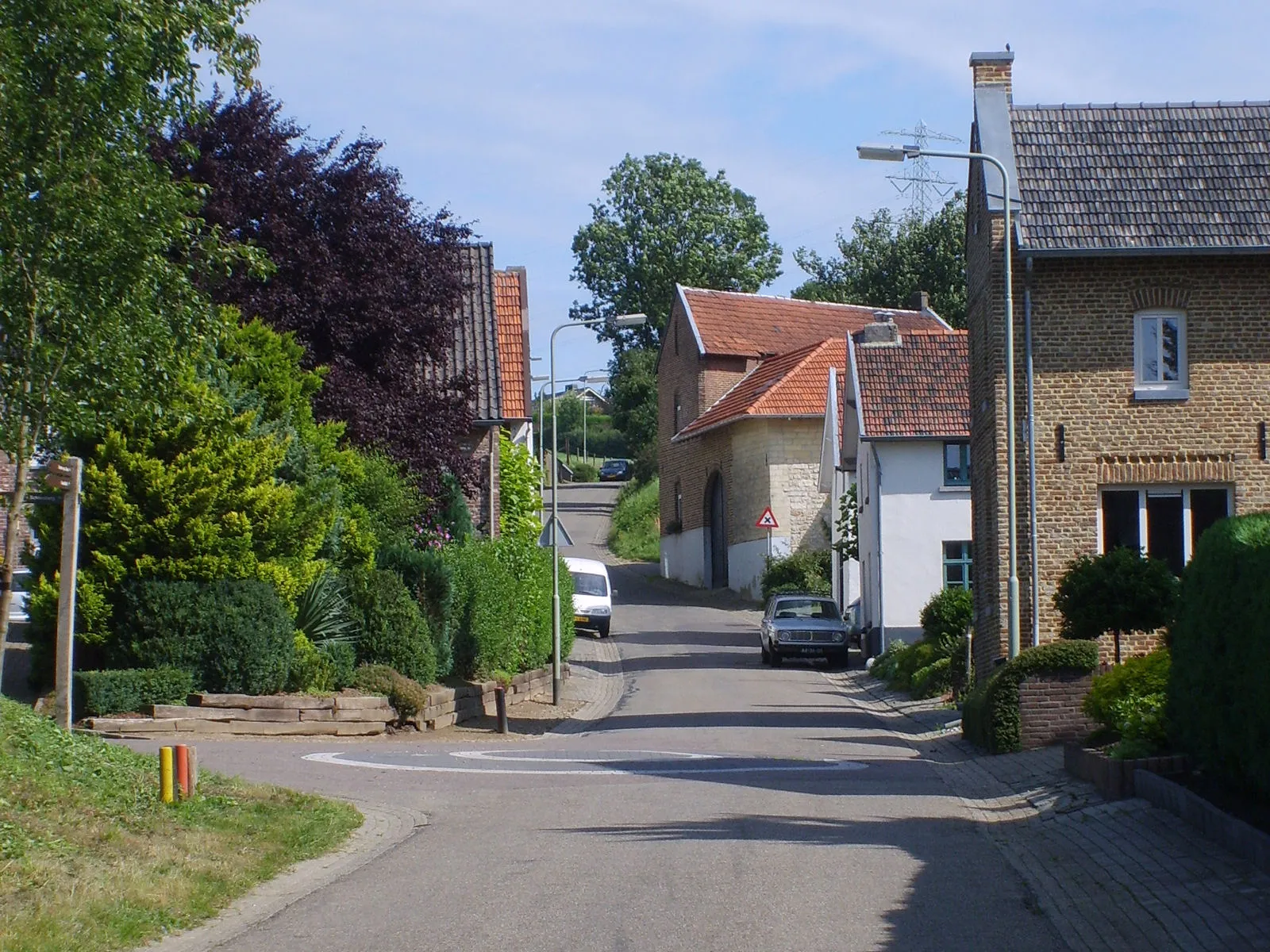 Photo showing: Street in Walem, a hamlet in southern Limburg, Netherlands