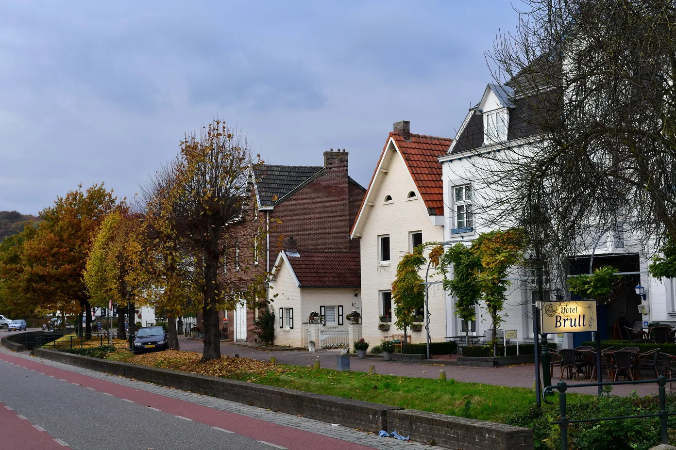 Photo showing: Zicht op deel van de Hoofdstraat in het centrum van het dorp Mechelen in de provincie Limburg