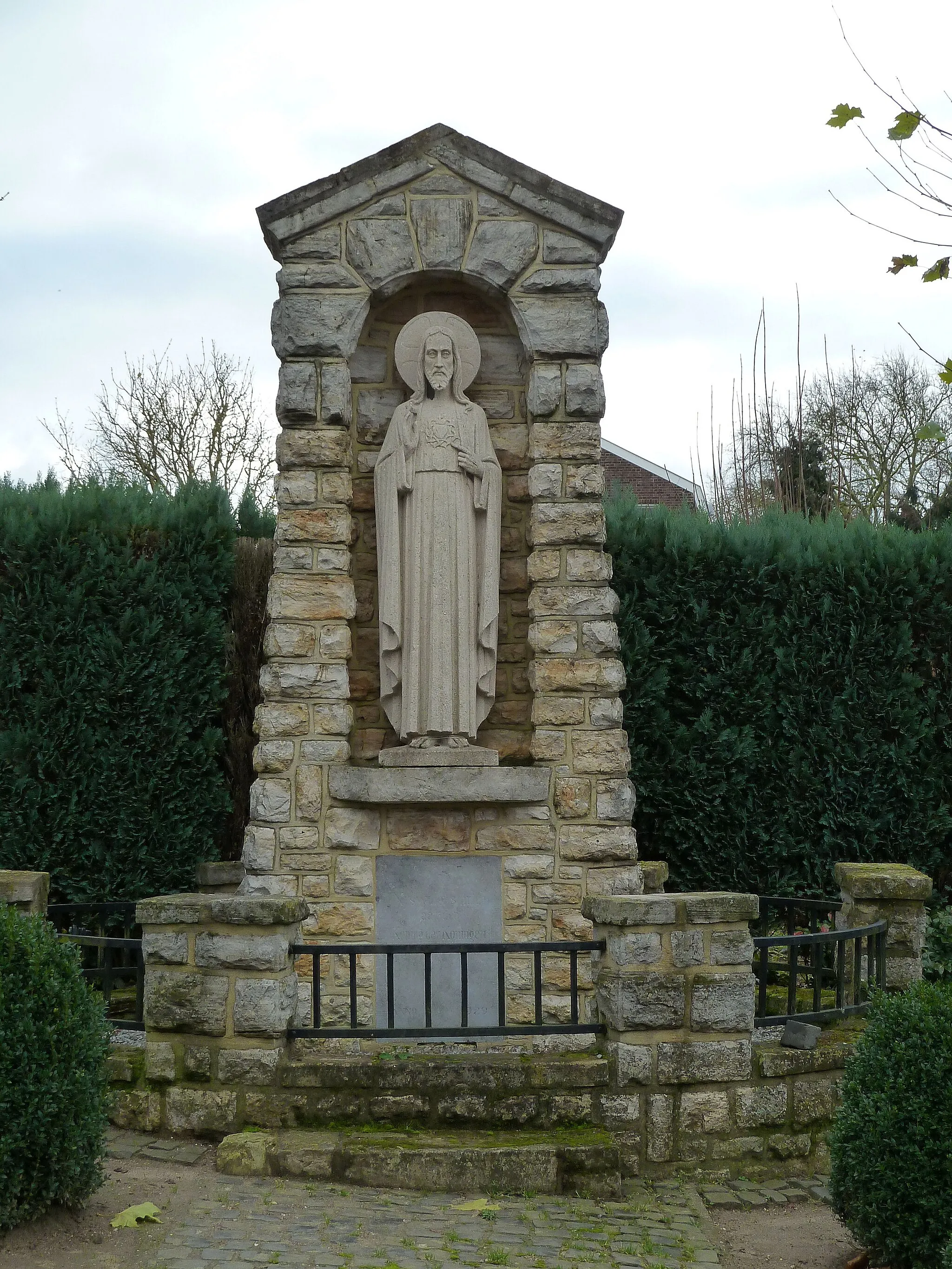 Photo showing: Statue Kerkstraat, Nijswiller, Limburg, the Netherlands