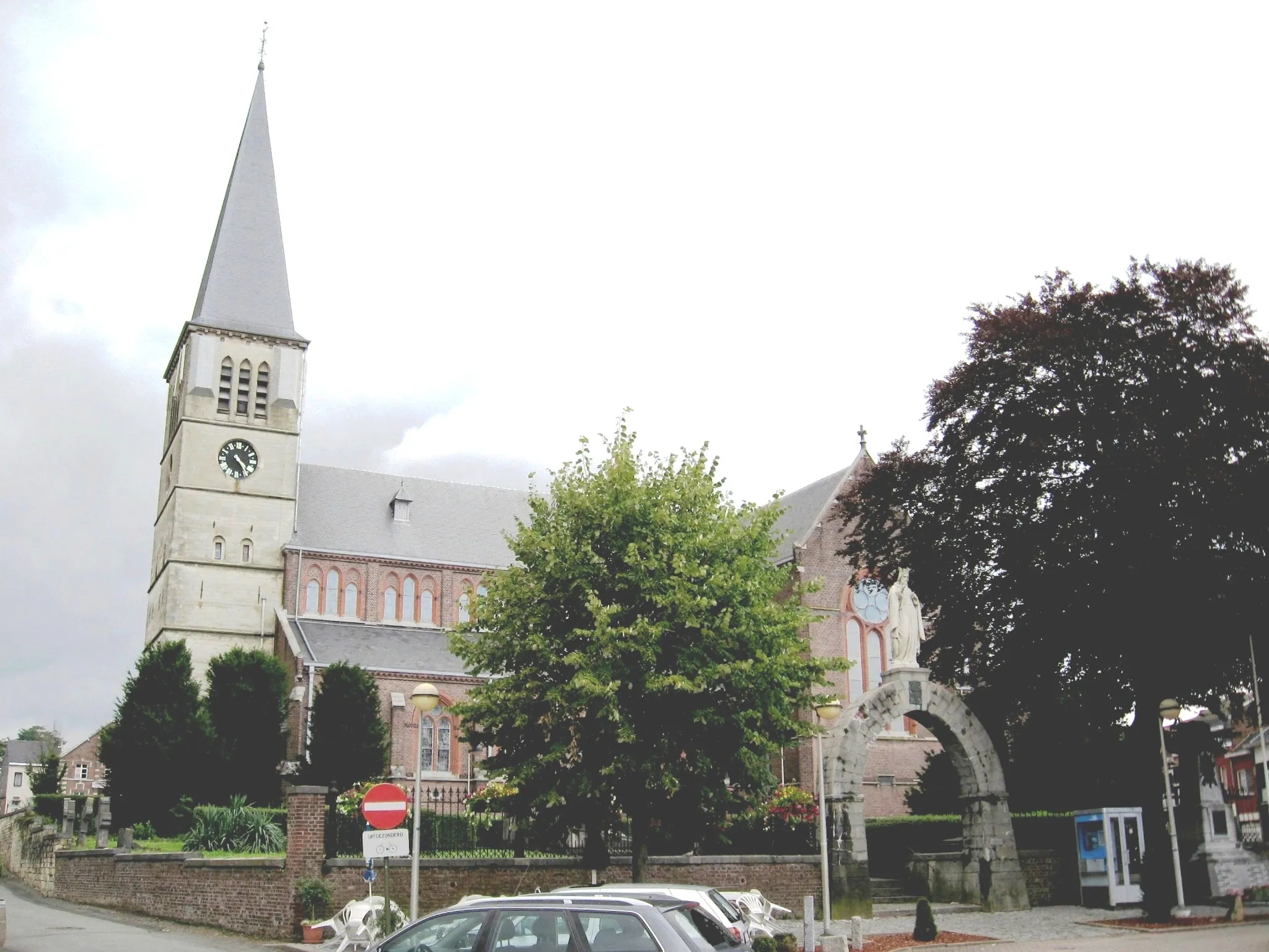 Photo showing: Church of Saint Ursula in Eigenbilzen, Bilzen, Limburg, Belgium