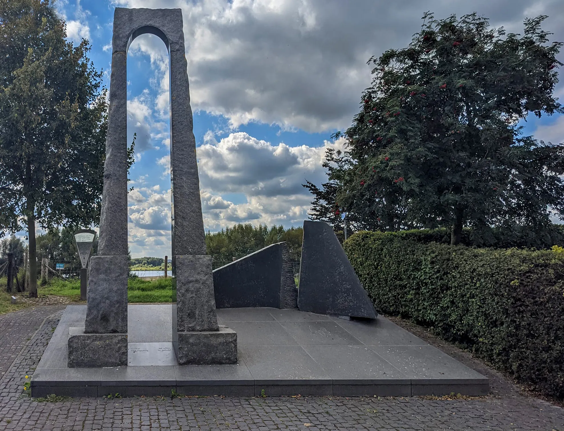 Photo showing: Monument van de Overtocht - Obbicht 16-09-2021