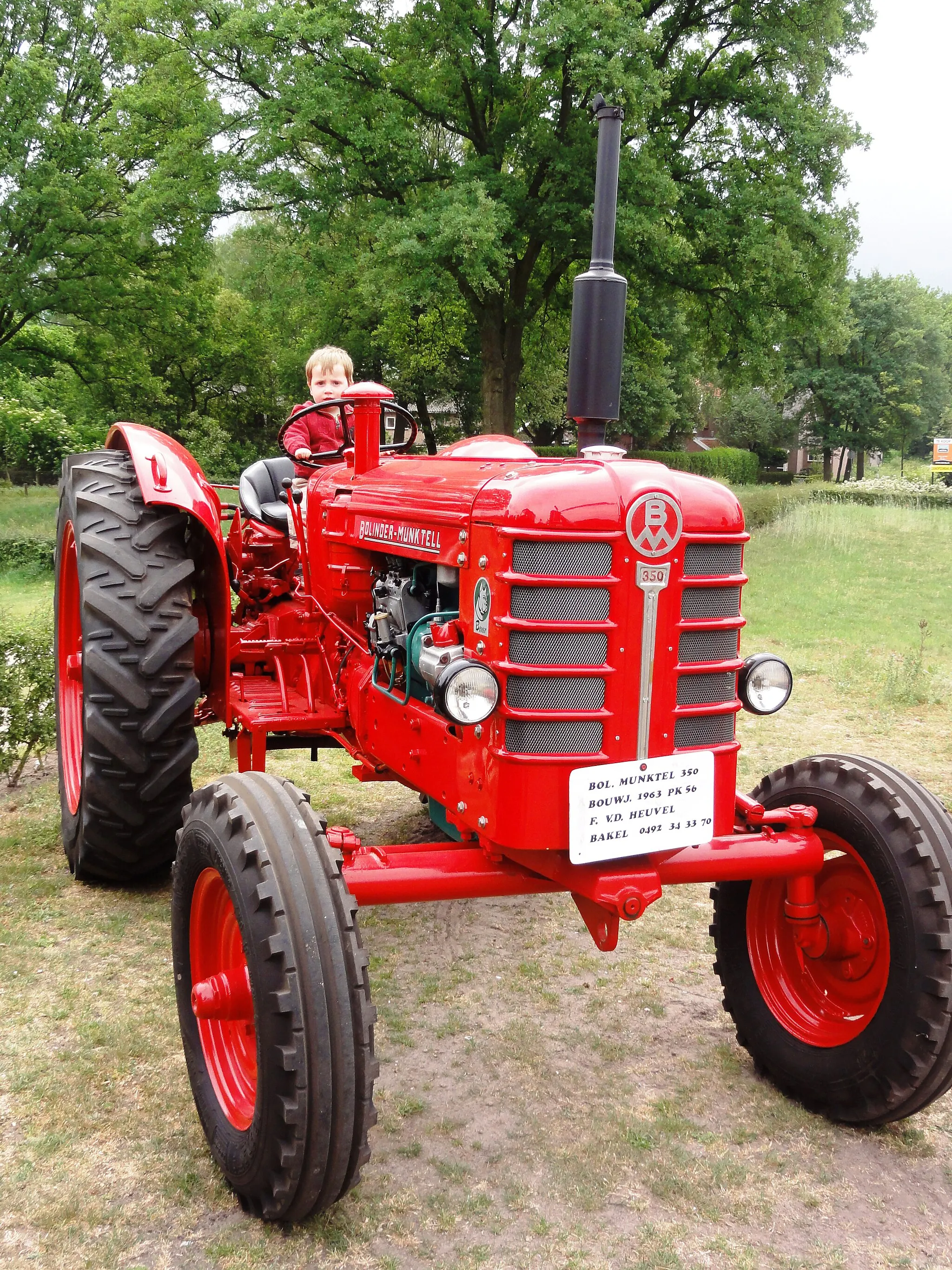 Photo showing: Bakel, tractorshow,  Bolinder-Munktell 350.