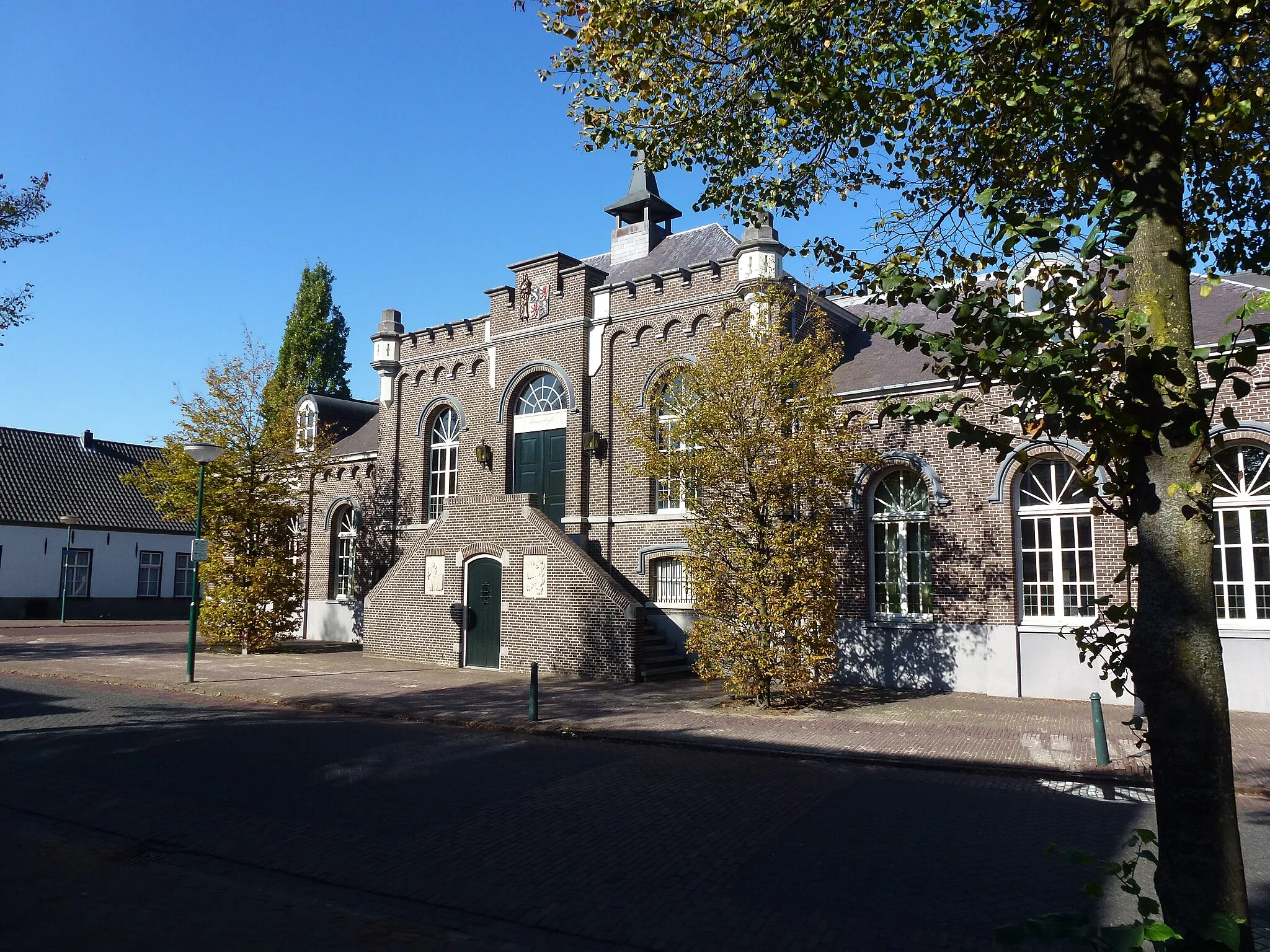 Photo showing: Voormalige Raadhuis Dorpsstraat 1 Aarle-Rixtel