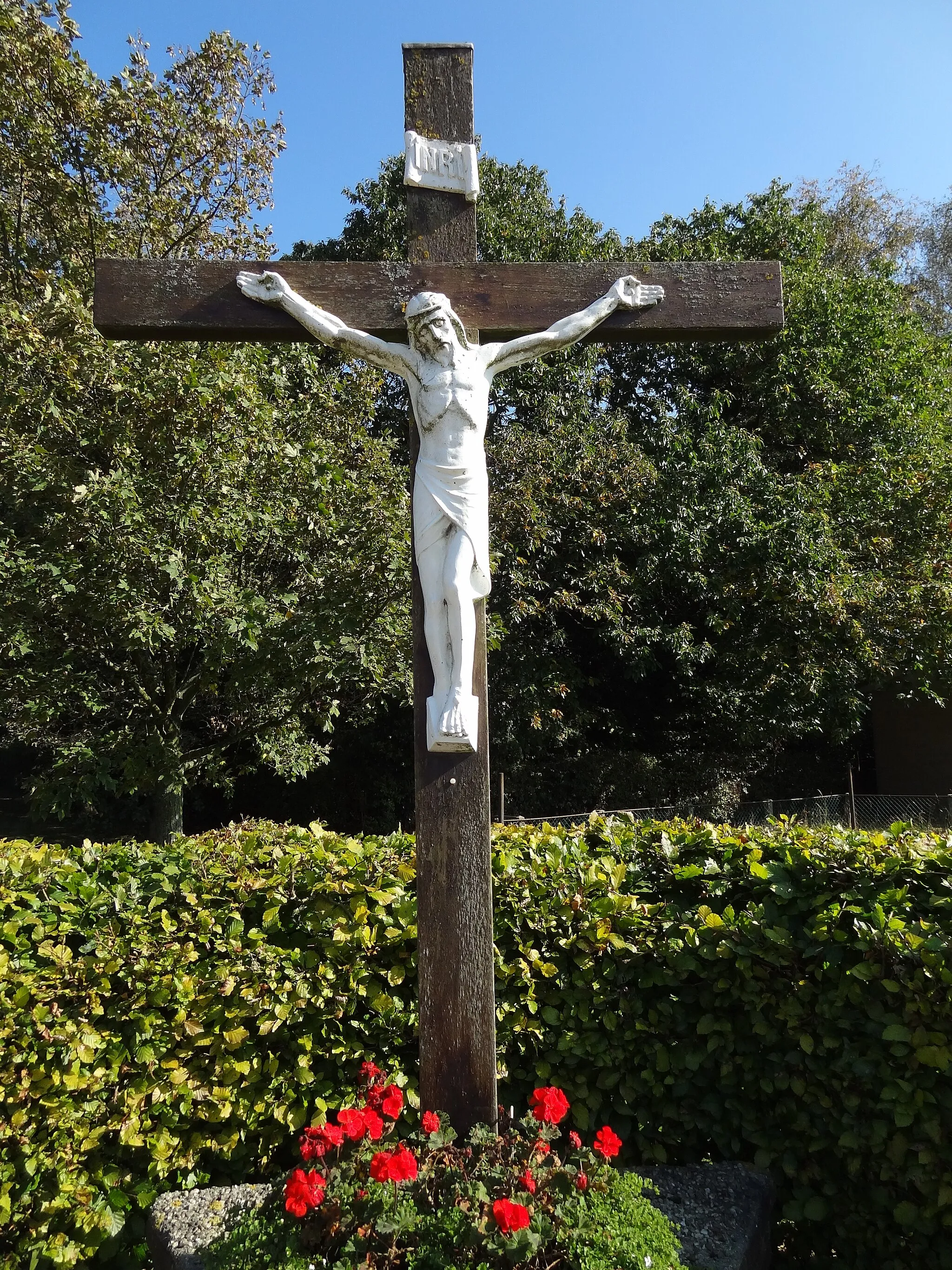 Photo showing: Statue of Christ at the Cross at the corner of Provinciale weg and Veerweg in Vortum-Mullem, The Netherlands