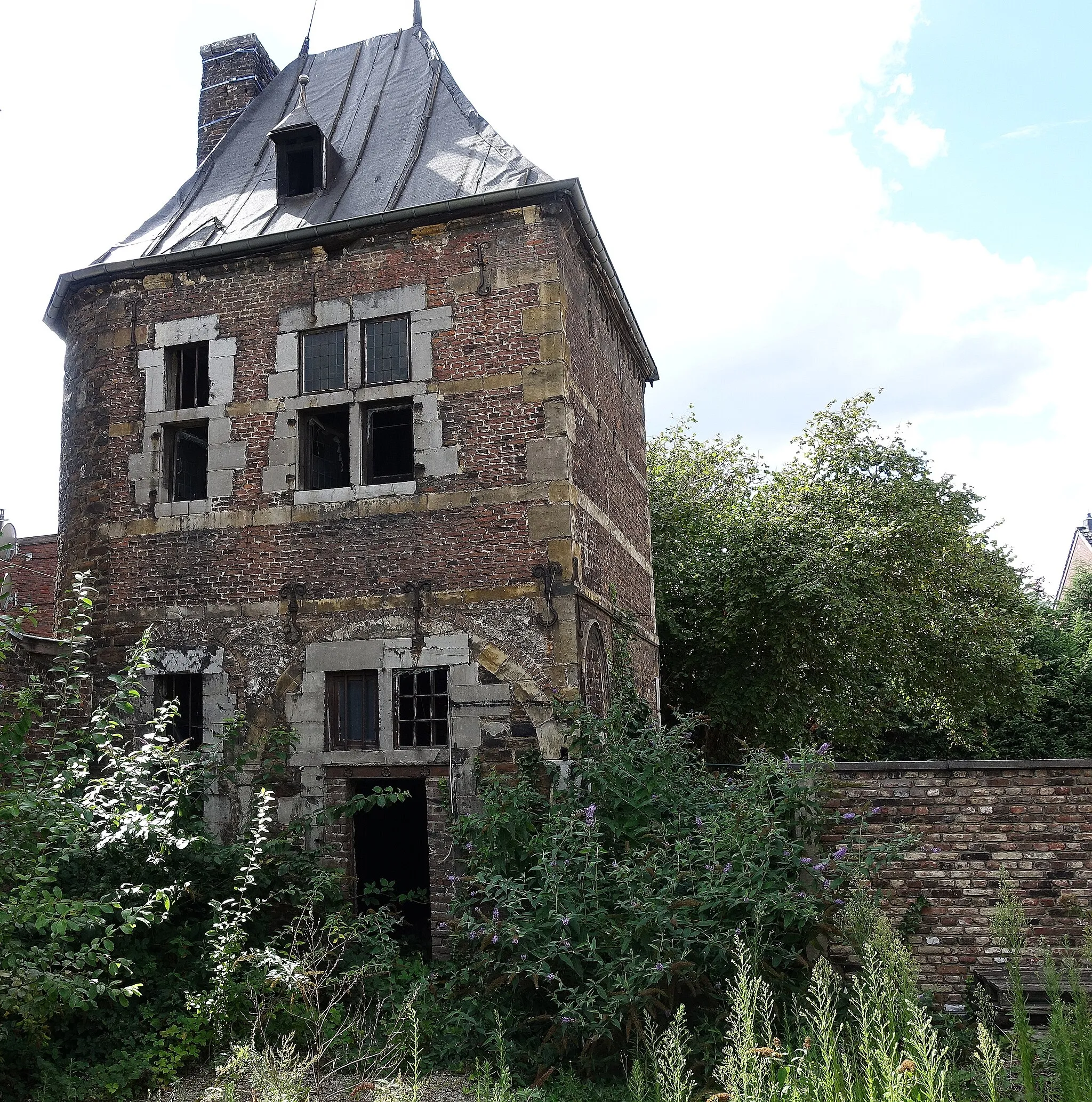 Photo showing: Tour de Pepin in Herstal uit de 16de eeuw, overblijfsel van het vroegere kasteel van Hanxheller