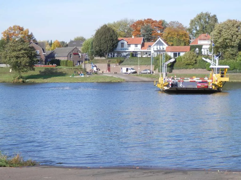Photo showing: Ferry across the Maas at Kessel, Provinz Limburg, Nederlands