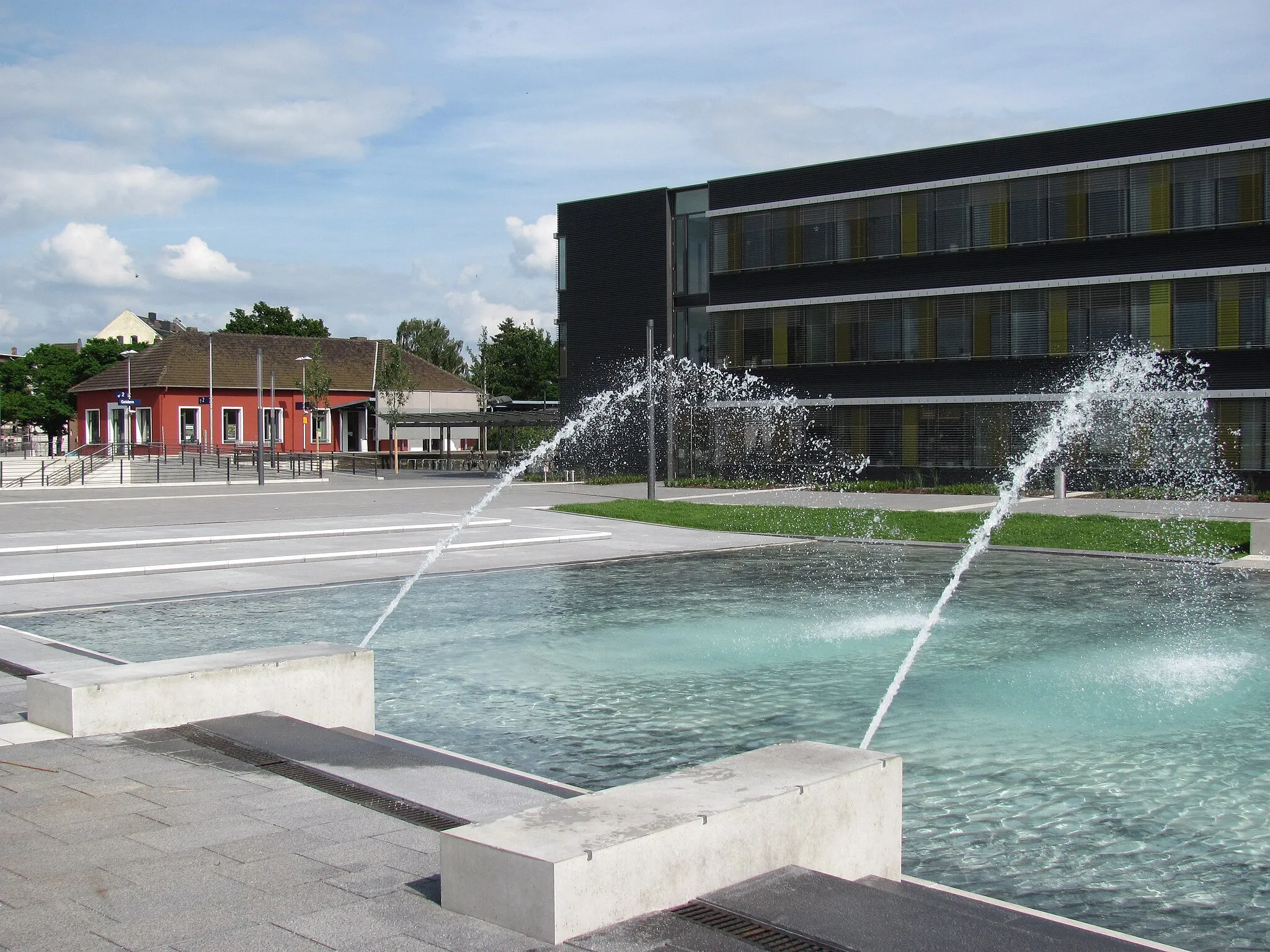 Photo showing: Railway Station (red) and Dept. of Inland Revenue (Finanzambt), City of Geldern, North Rhine Westphalia, Germany