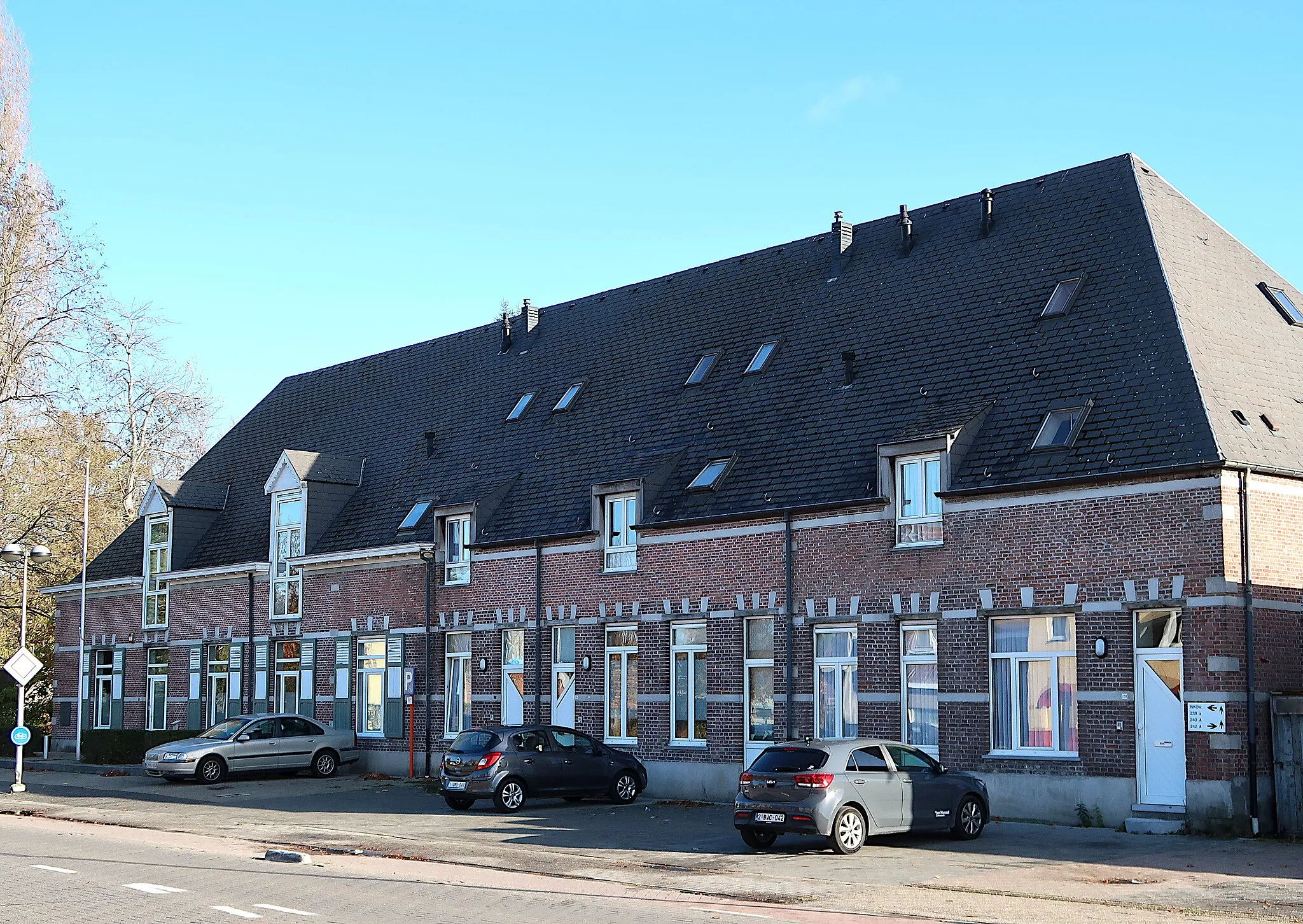Photo showing: Barrierhuis Lommel-Barrier, barrierhuis, tolkantoor, logement en afspanning voor diligentie- en postkoetsen