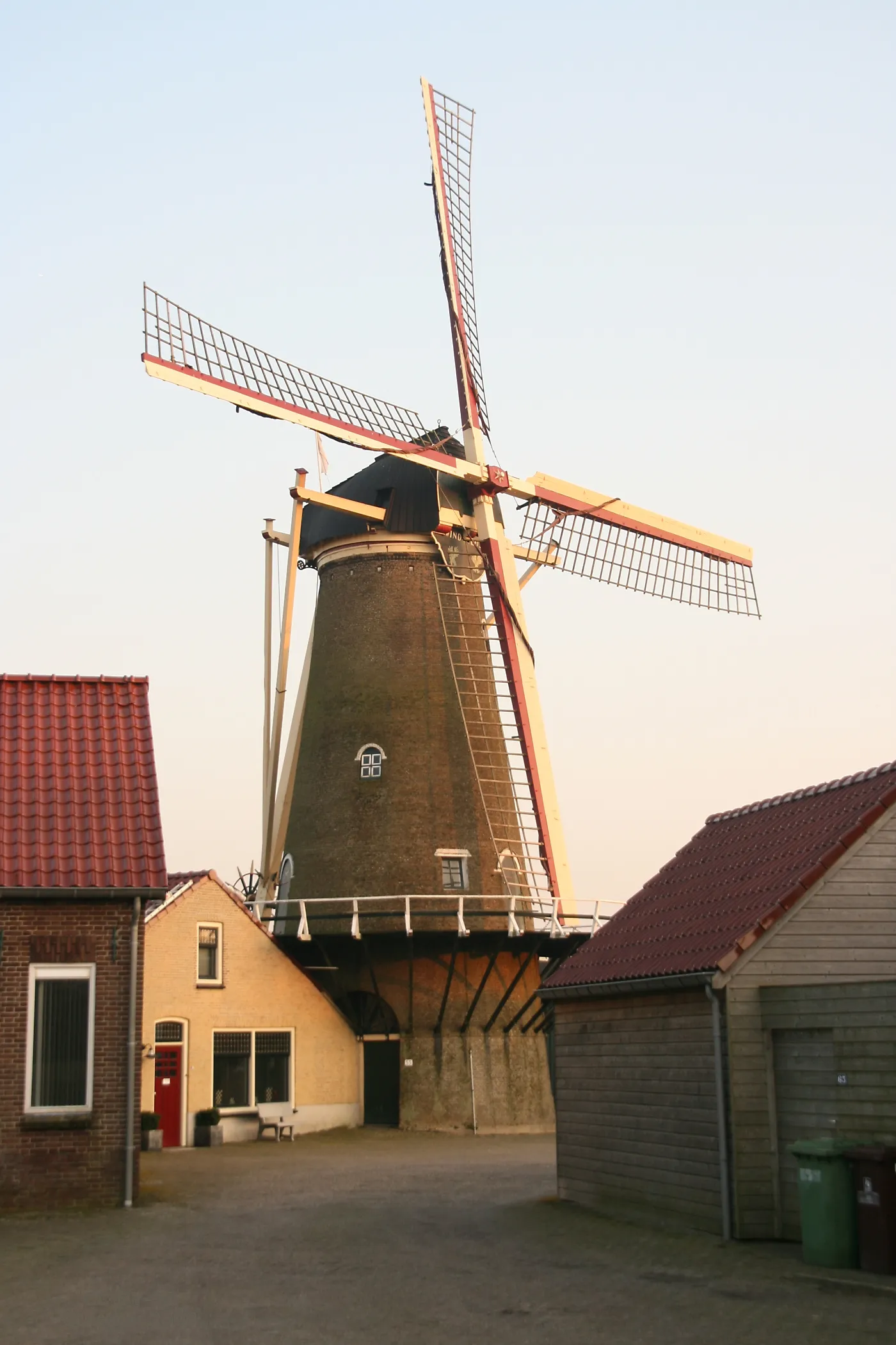 Photo showing: Achthuizen (Oostflakkee), molen Windlust