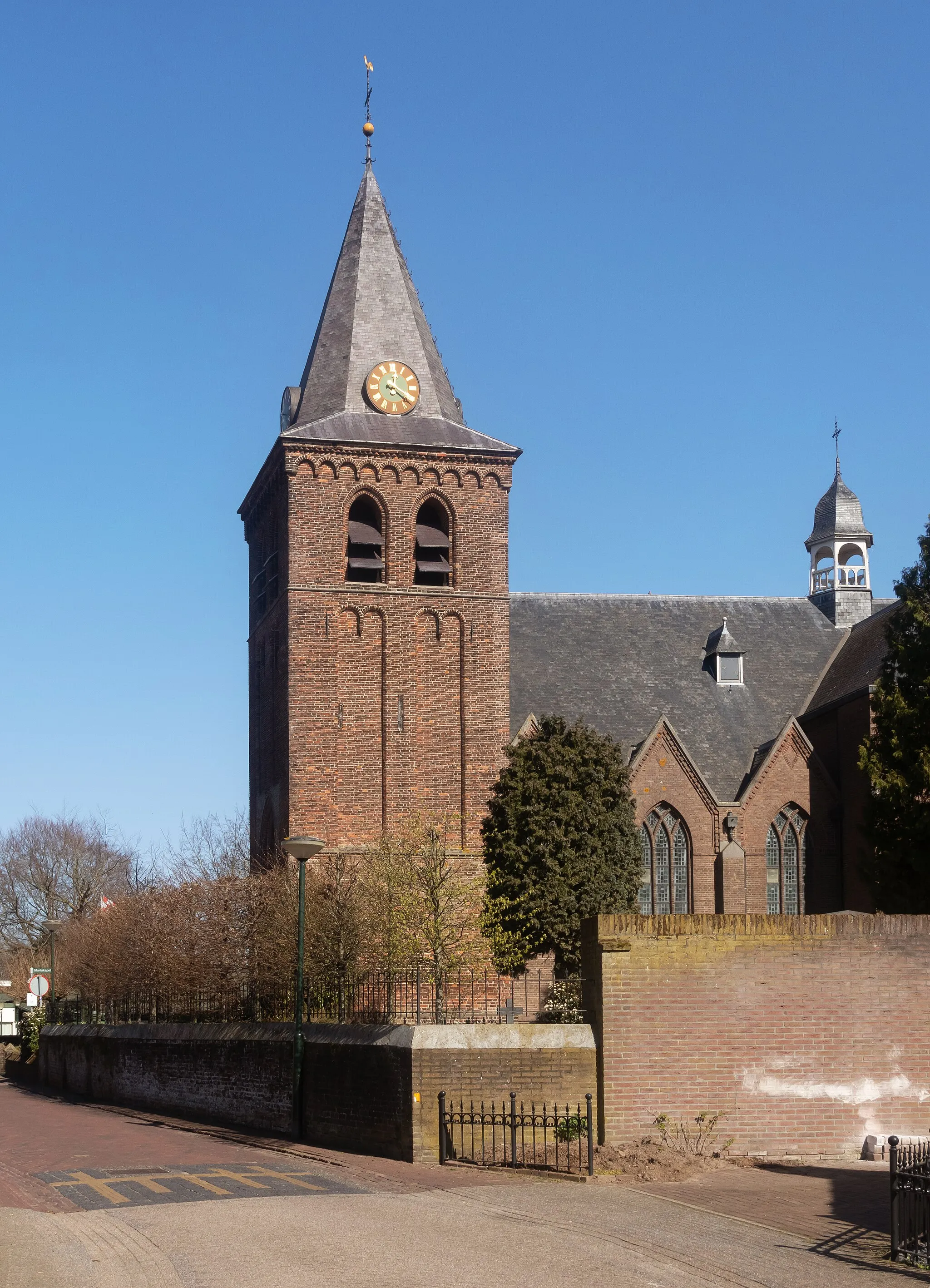 Photo showing: Esch, church: the Sint-Willibrorduskerk
