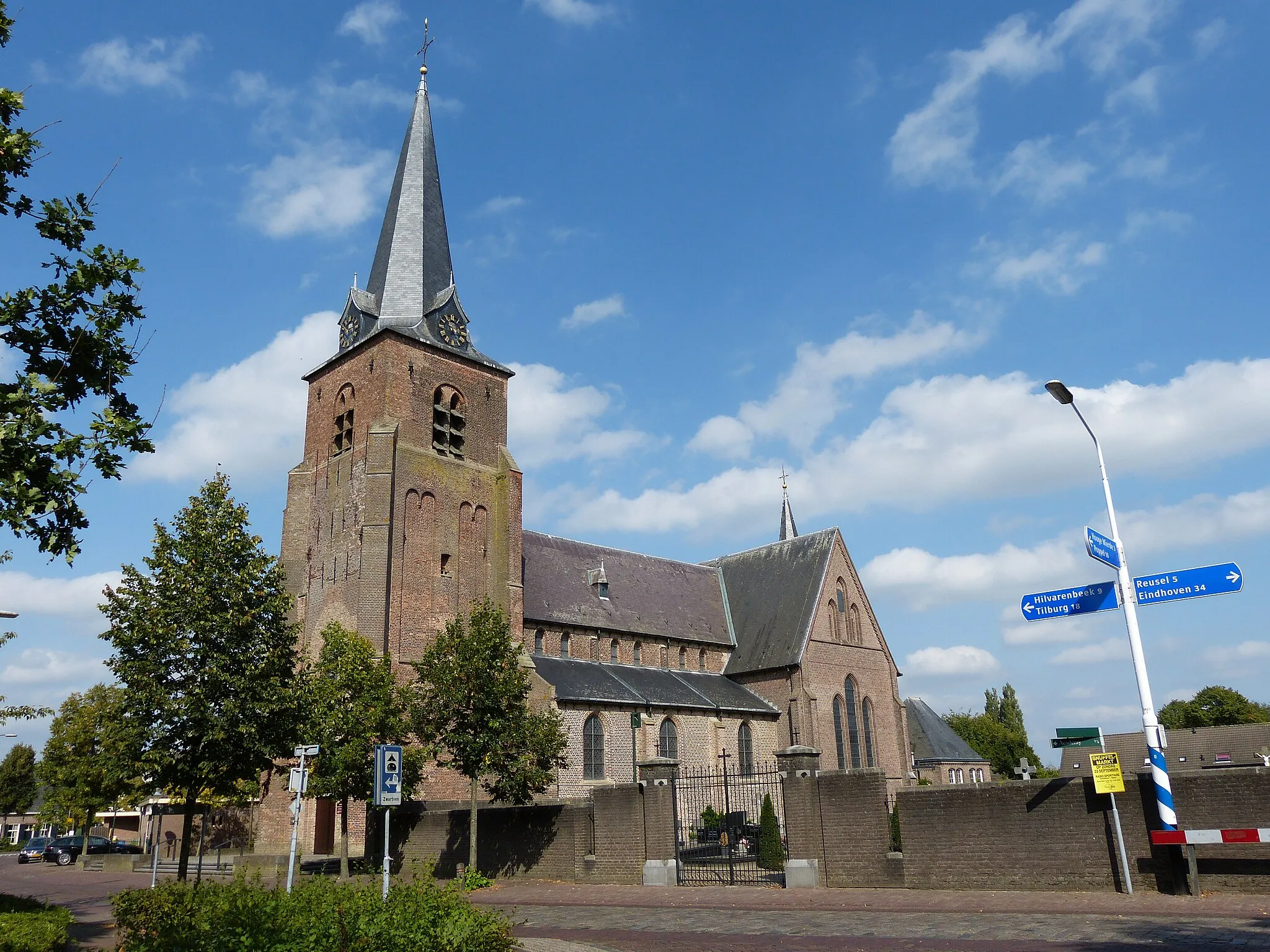 Photo showing: Lage Mierde Stephanuskerk