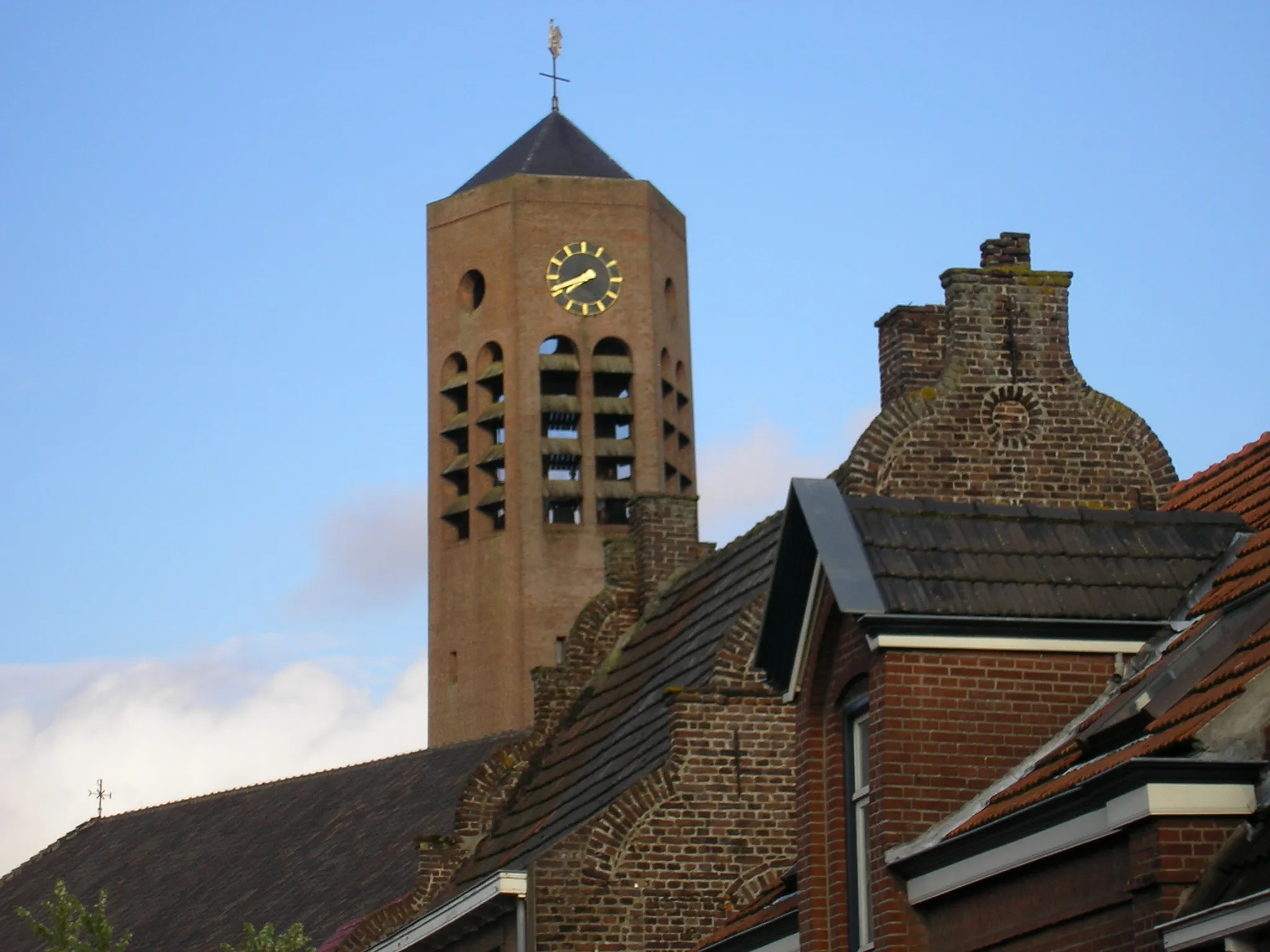 Photo showing: Laurentiuskerke en voormalige synagoge van Vierlingsbeek