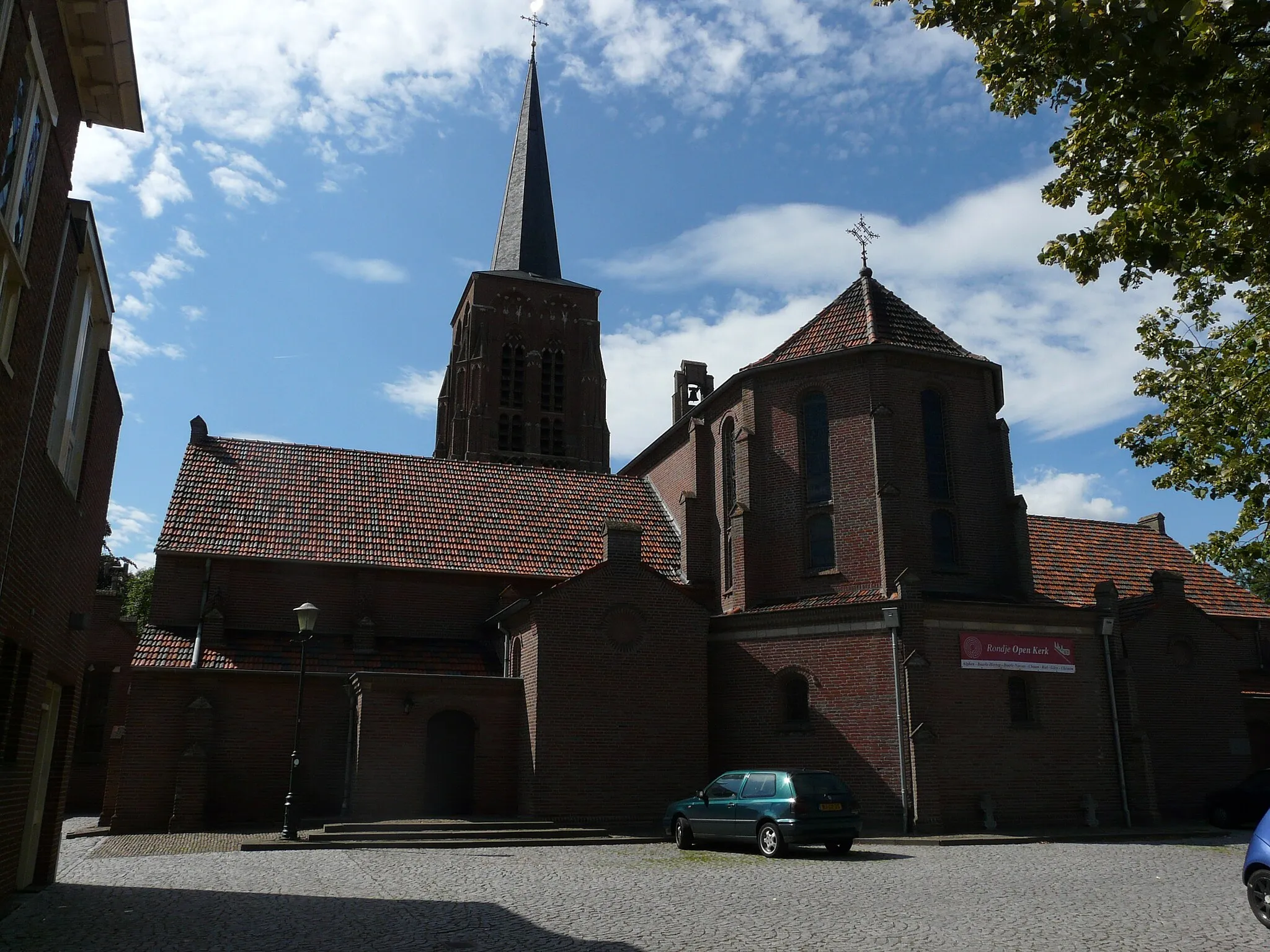 Photo showing: Sint-Willibrorduskerk (Alphen)