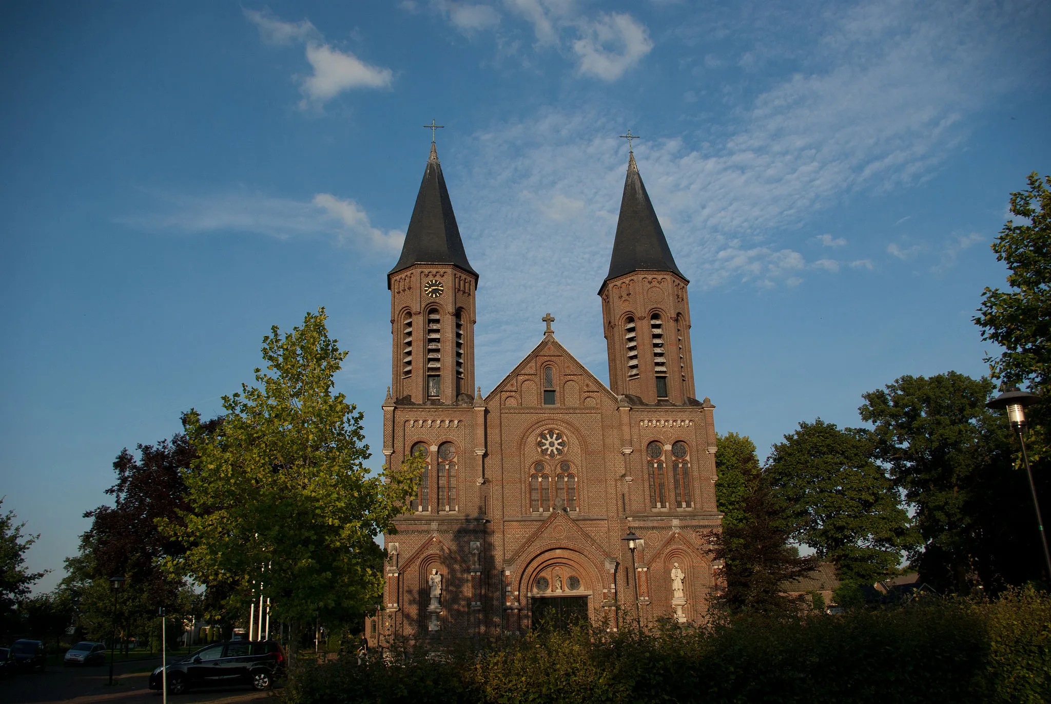 Photo showing: Zicht op een deel van de Heilige Martelaren van Gorcumkerk in de Erasstraat