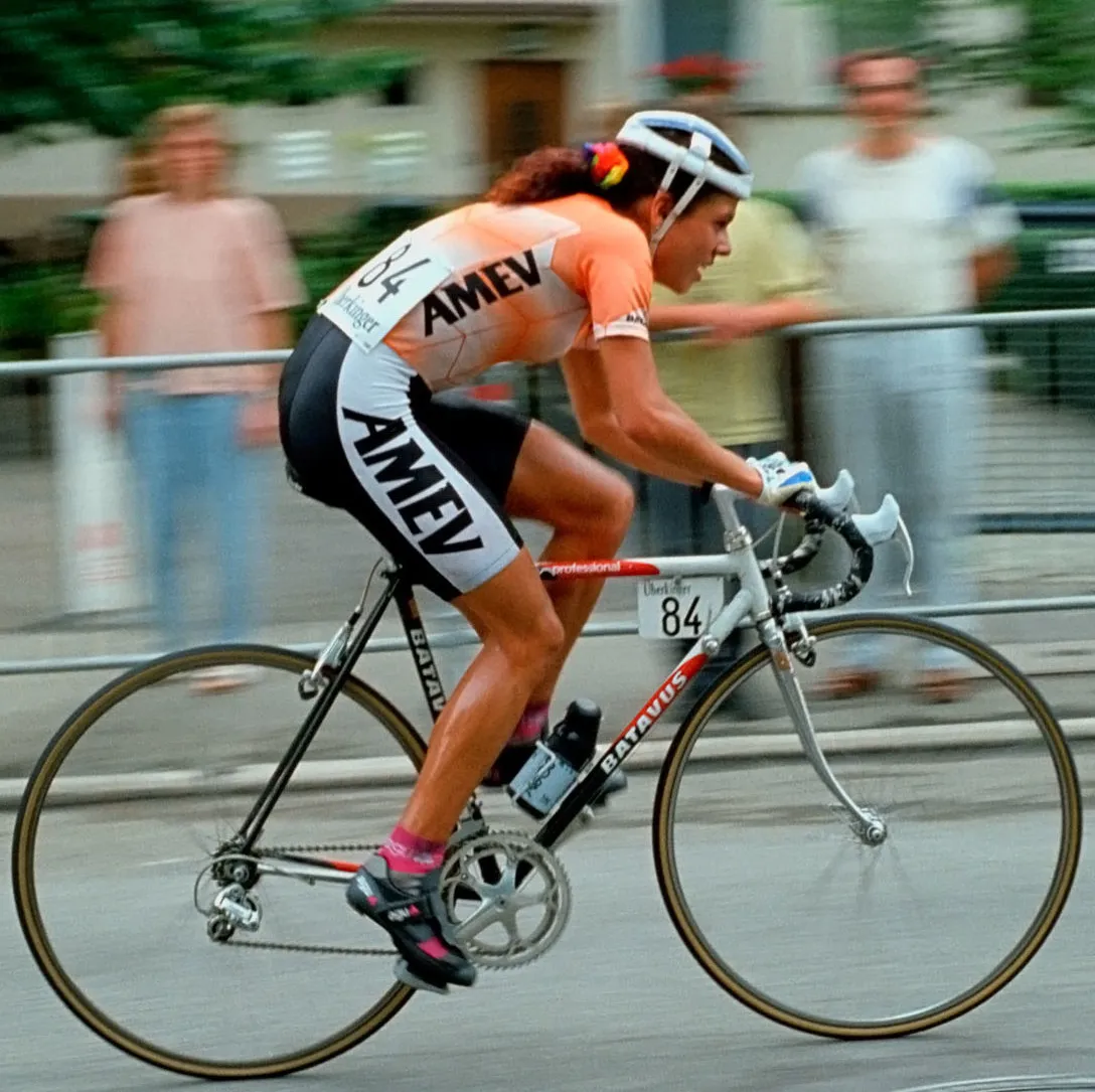 Photo showing: Leontien van Moorsel heads for a solo victory by almost 2 minutes in Stuttgart at the 1991 UCI Road World Championships. The Batavus frame and Campagnolo group set - with Delta brakes - were typical of the equipment used by the top riders in 1991.

Scanned from a 35mm Agfa Ultra 50 negative - not the best for sports action shots!
