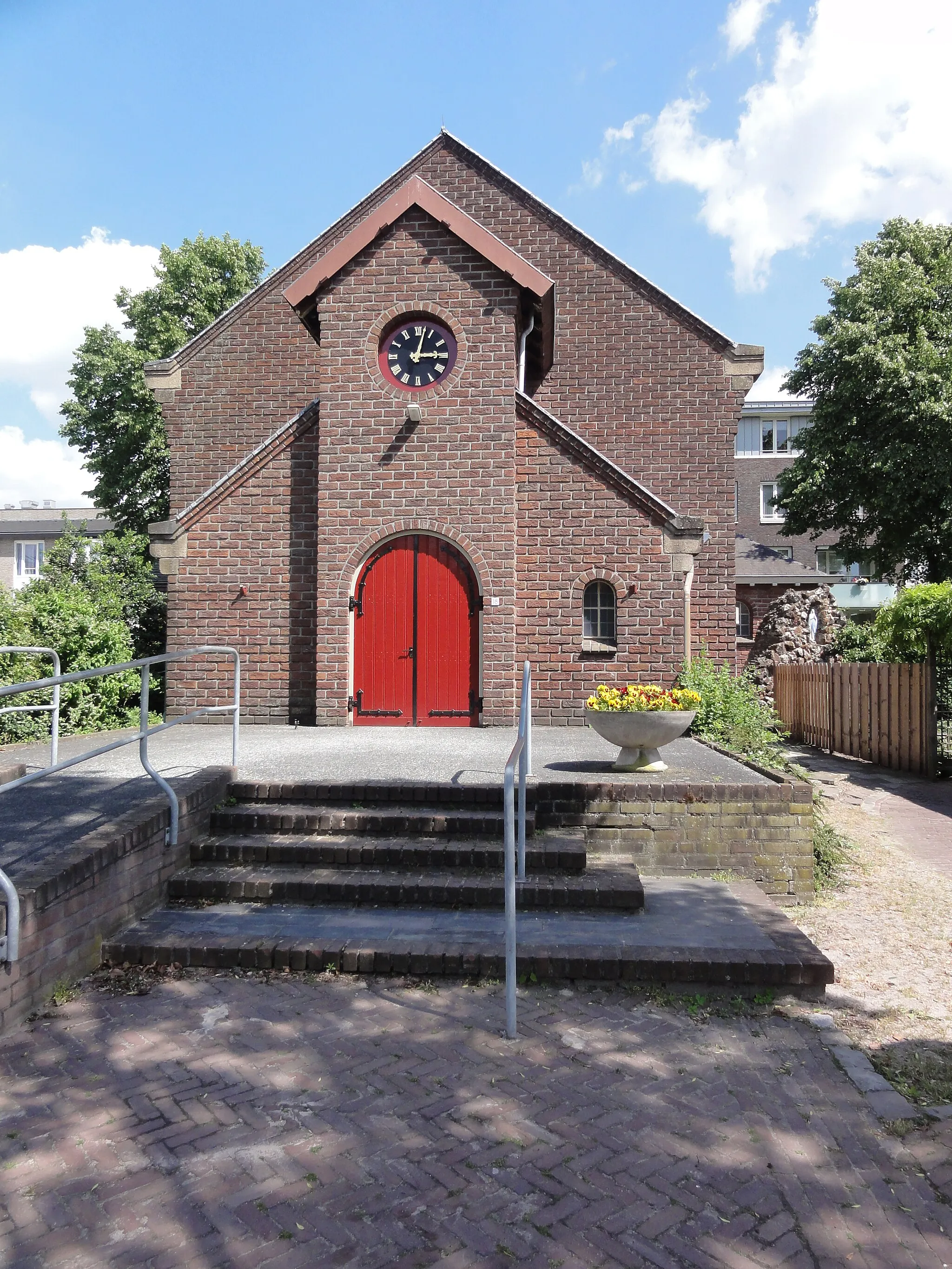Photo showing: Boekel kapel achter kerk.