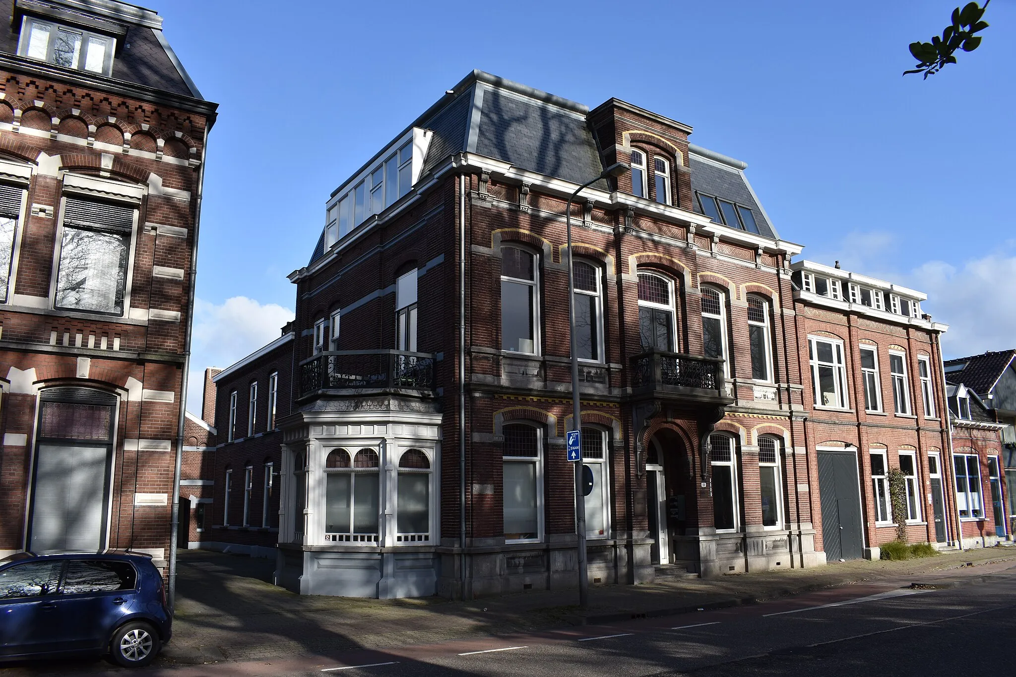 Photo showing: This is an image of a municipal monument in Tilburg with number