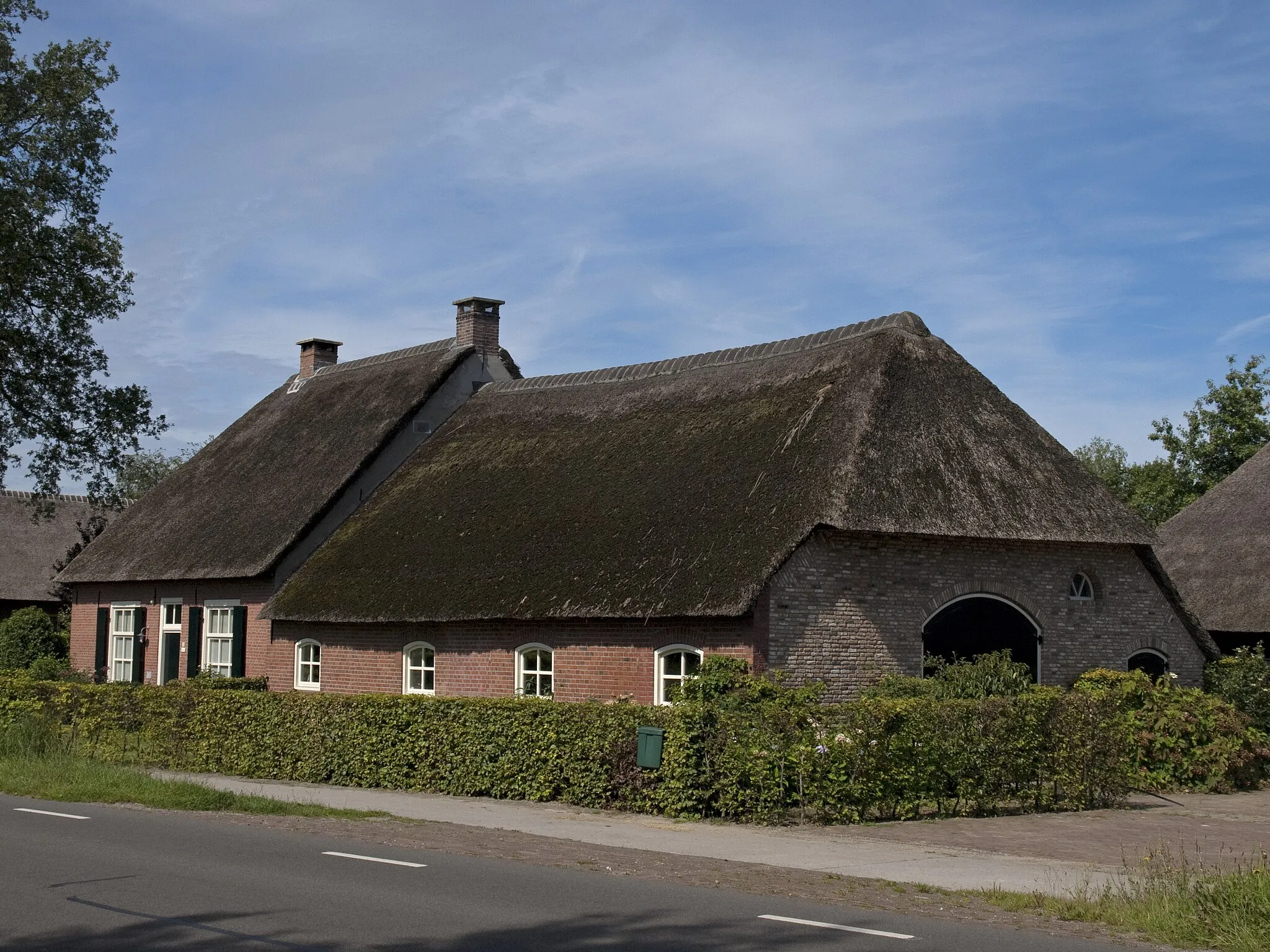 Photo showing: A farm in Nieuwkuijkseweg, Distelberg