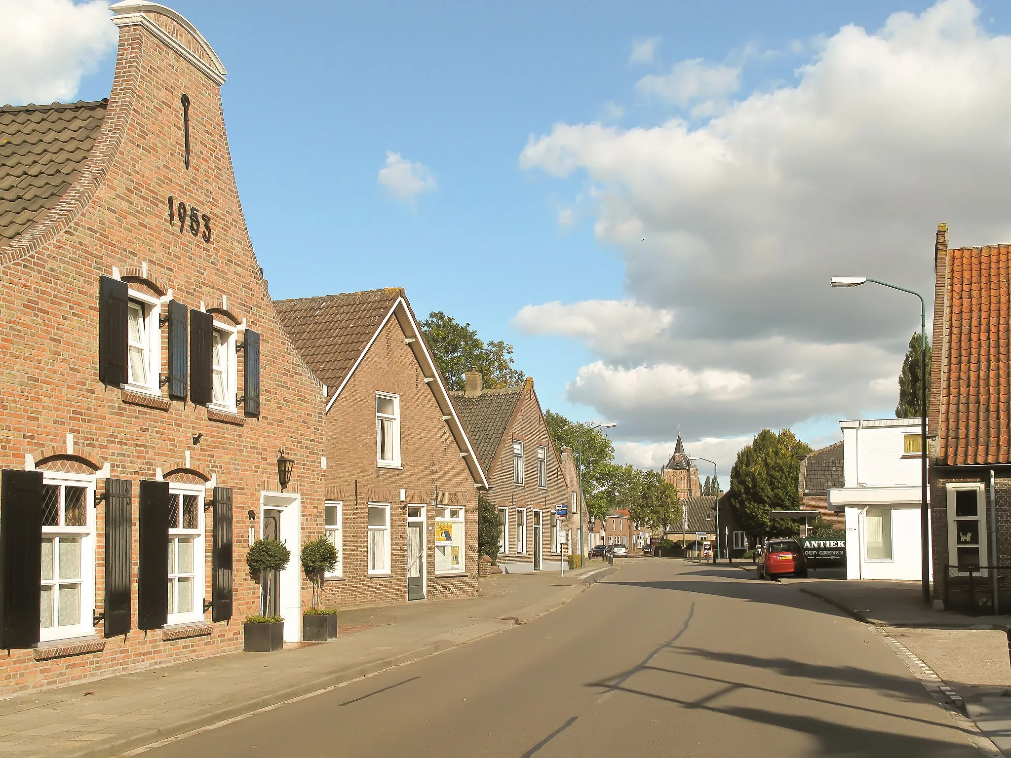 Photo showing: Sprang Capelle, view to a street:de Van der Duinstraat