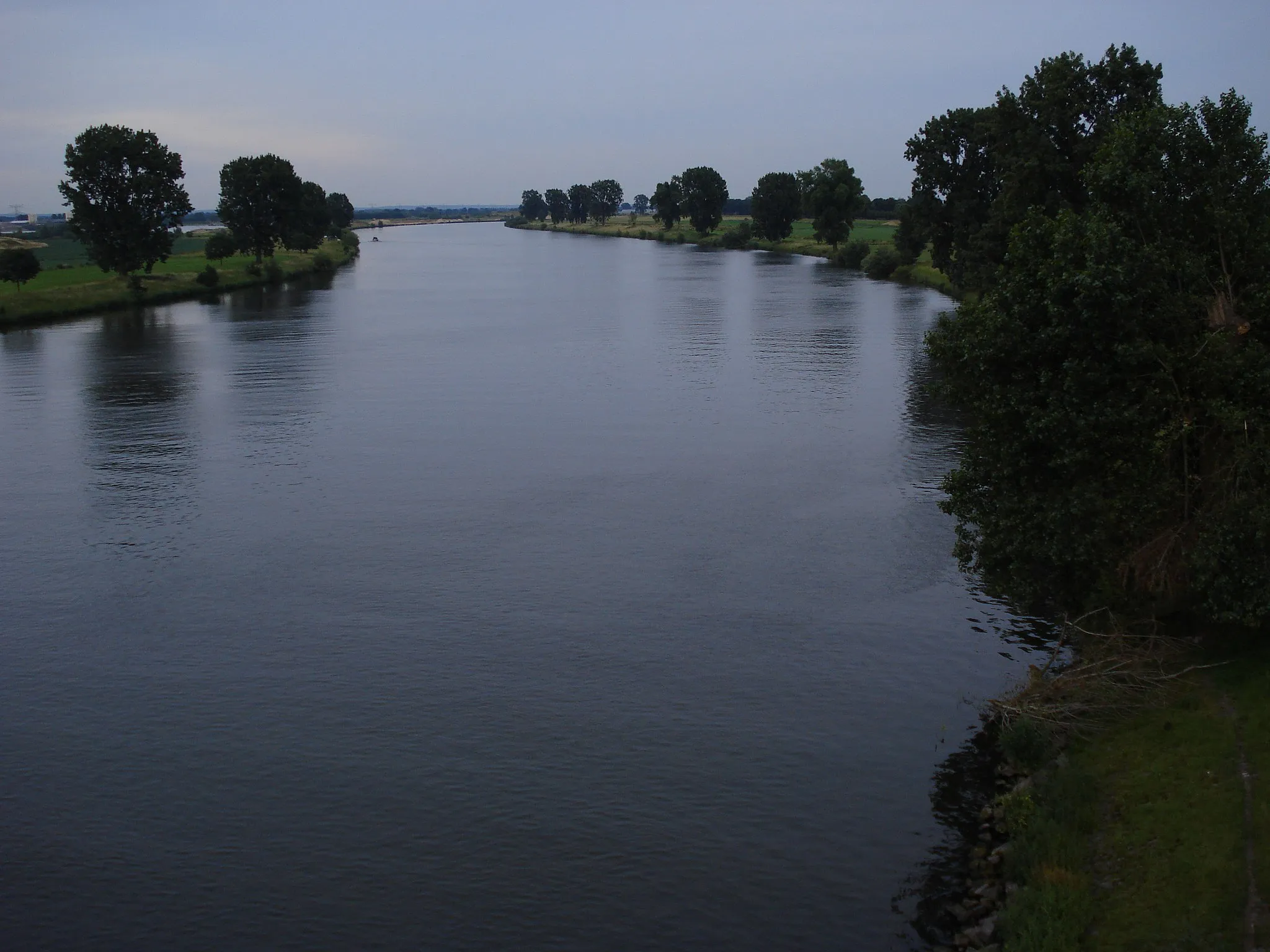 Photo showing: Neerloon, la Meuse au crépuscule