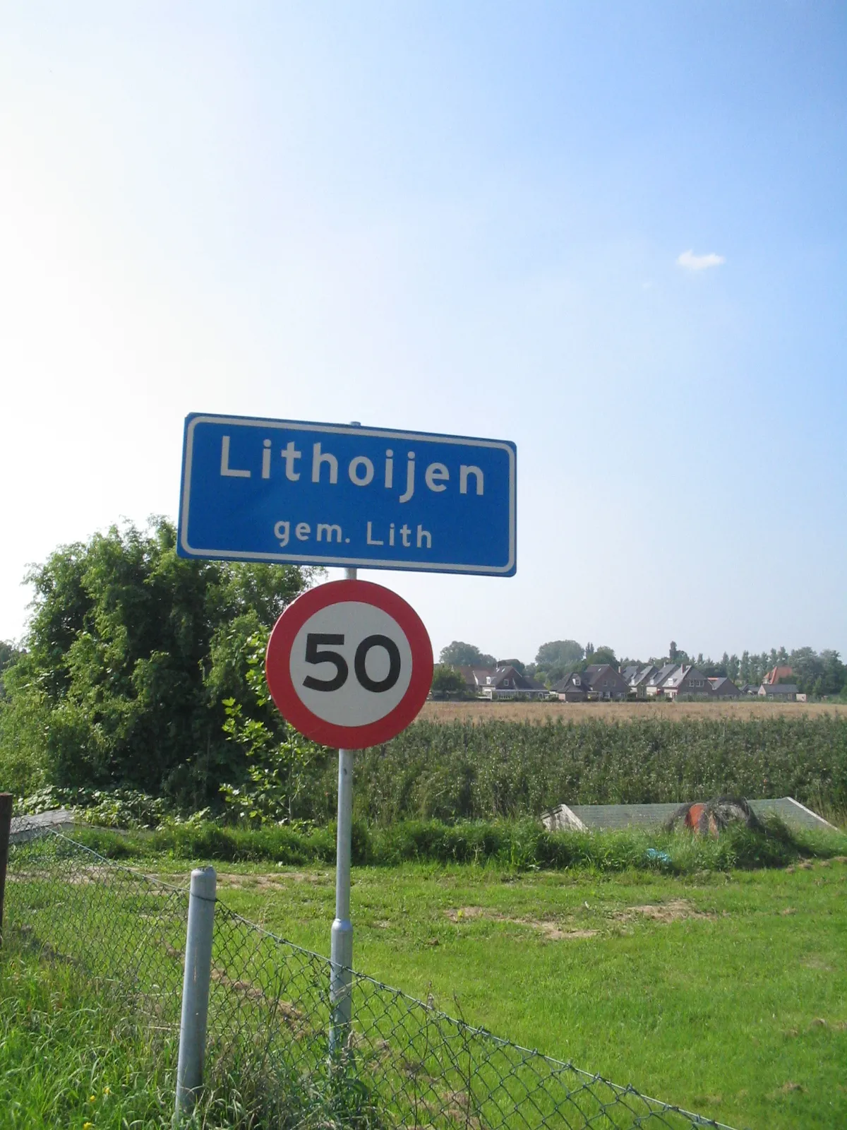 Photo showing: village Lith (Netherlands), august 2005