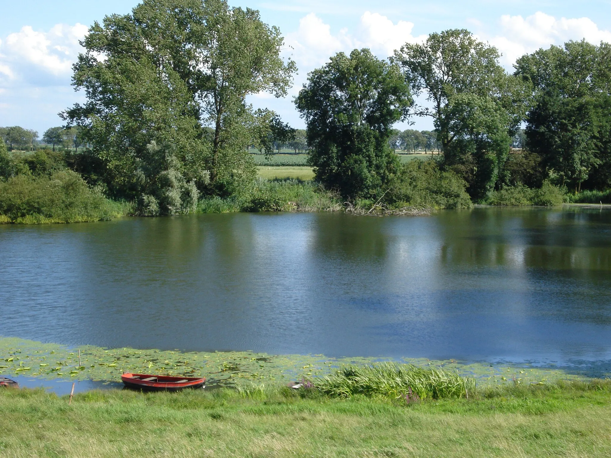 Photo showing: Kessel (North Brabant), Soldatenwiel, a kolk lake aside the Meuse river.