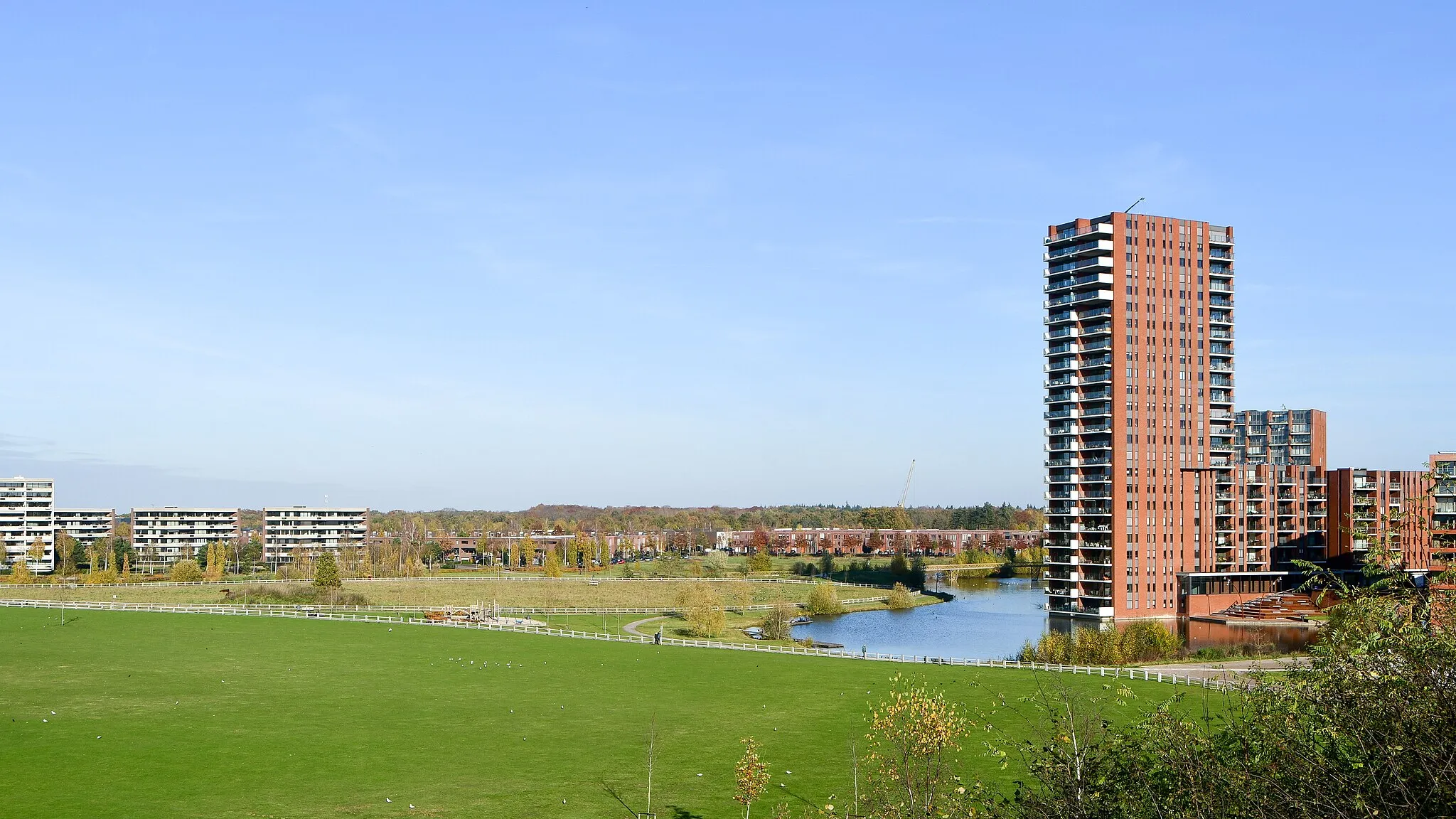 Photo showing: Eindhoven, wijk Meerhoven, buurt Meerrijk met op de achtergrond Zandrijk